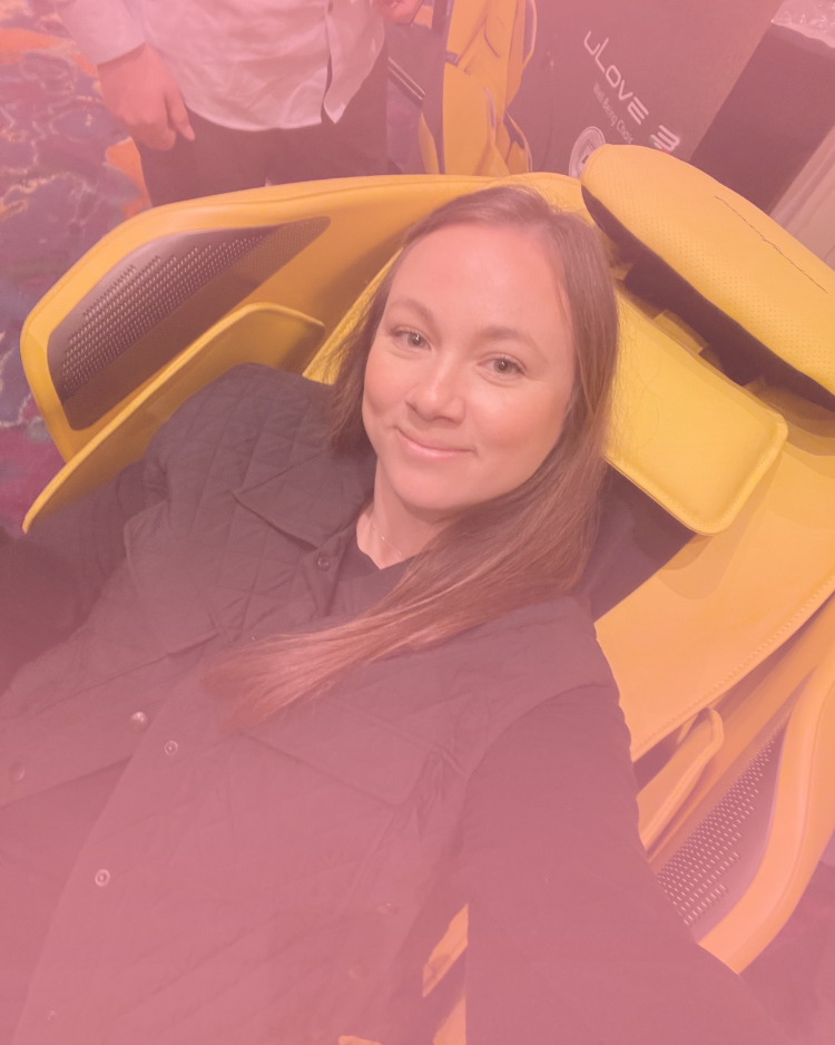 CES Expert Matalee Shambley attends CES with consumer tech client.