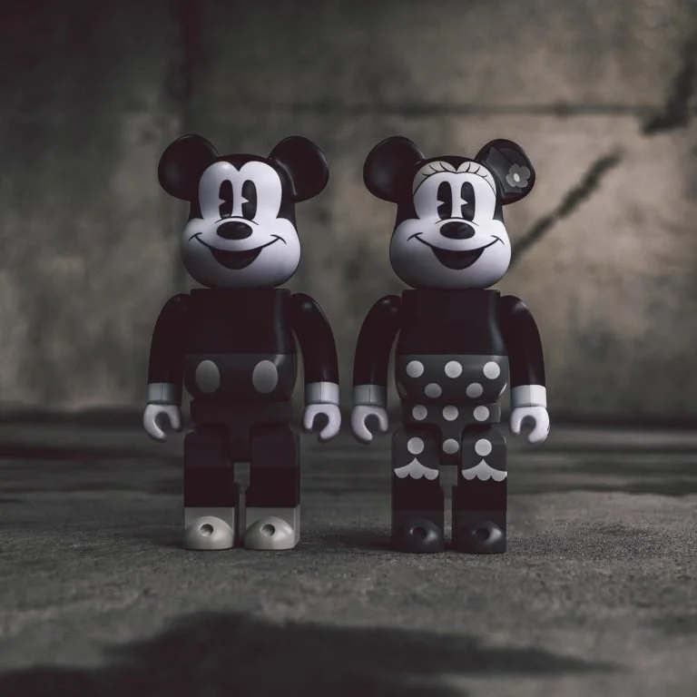 Bait Santa Ana, Mickey and Minnie mouse