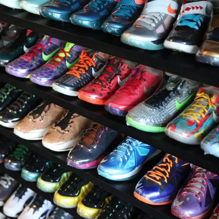 RIF OC, shoe shelves