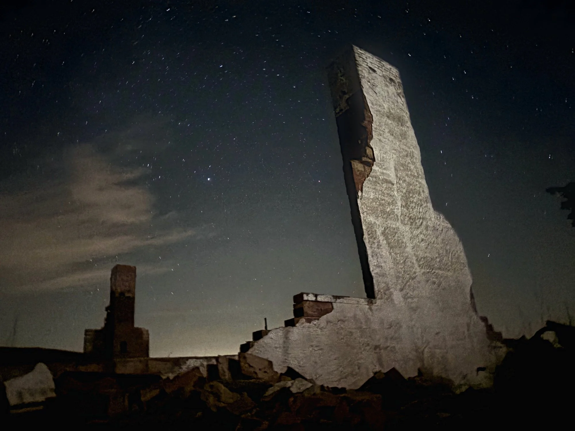 Ruins_Monolith_Wide_32x24_METAL_web.jpg
