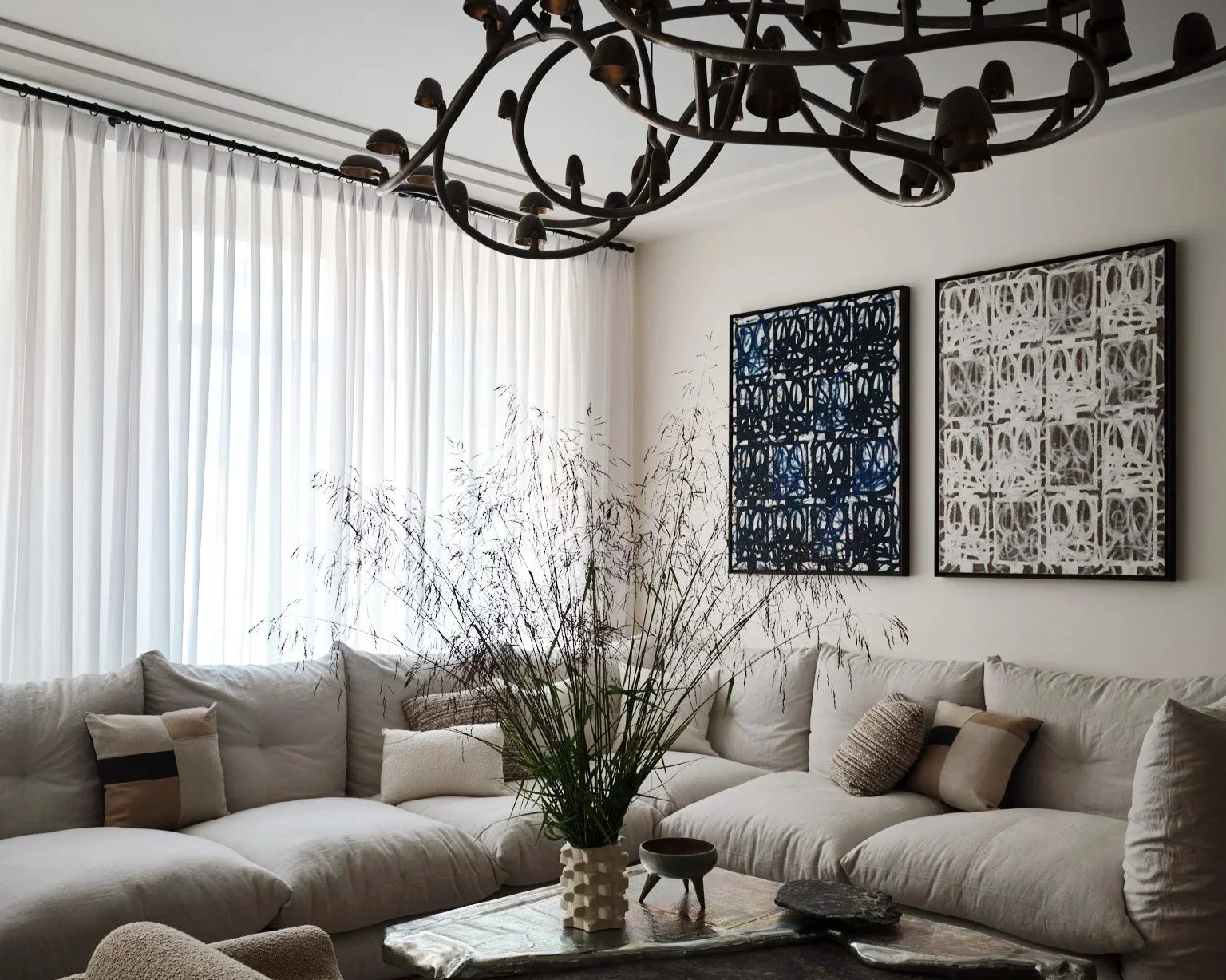 DSGN_20230906_Nicole_Fuller_Interiors_Living_001_V2.jpg