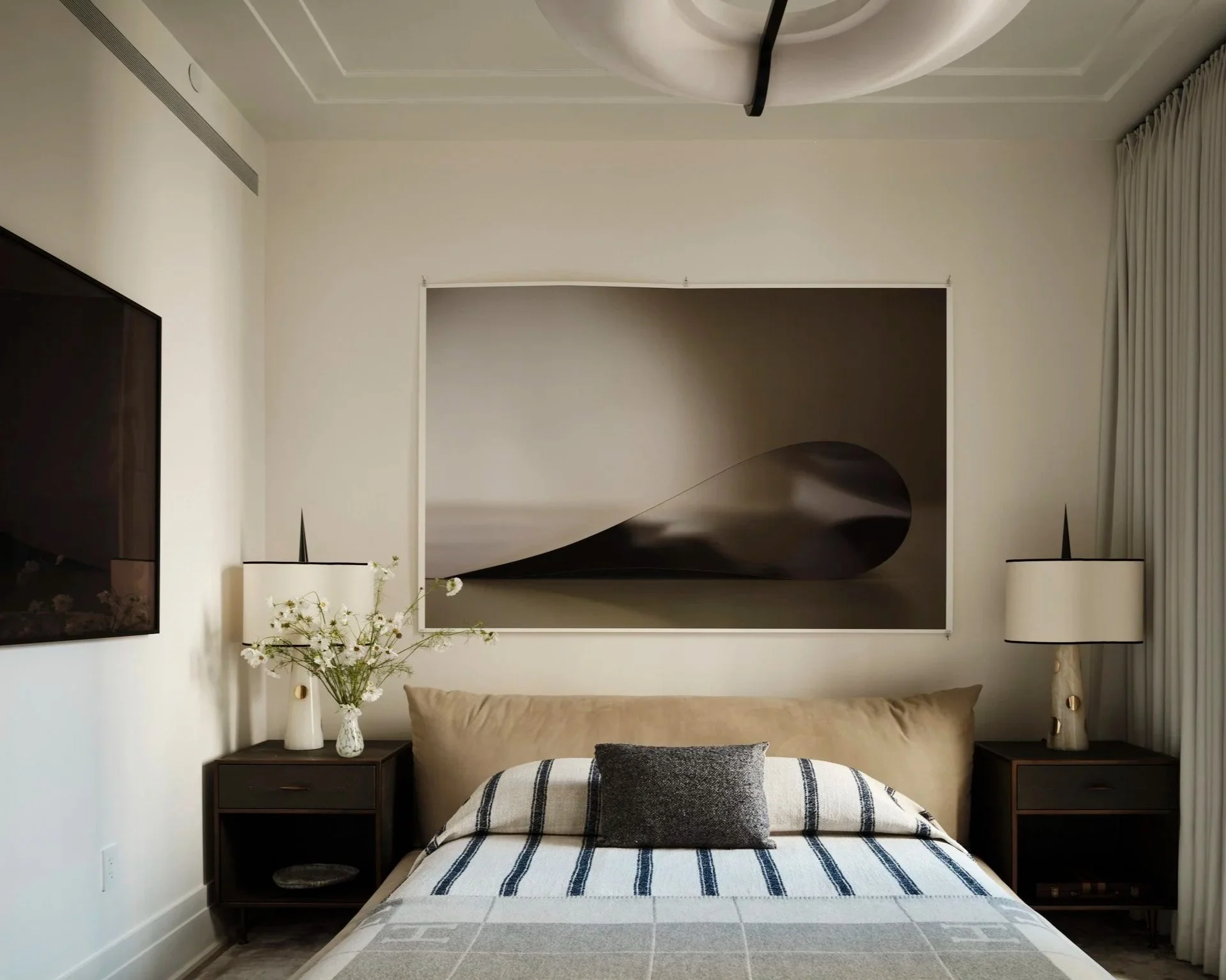DSGN_20230906_Nicole_Fuller_Interiors_Main_Bedroom_001.jpg