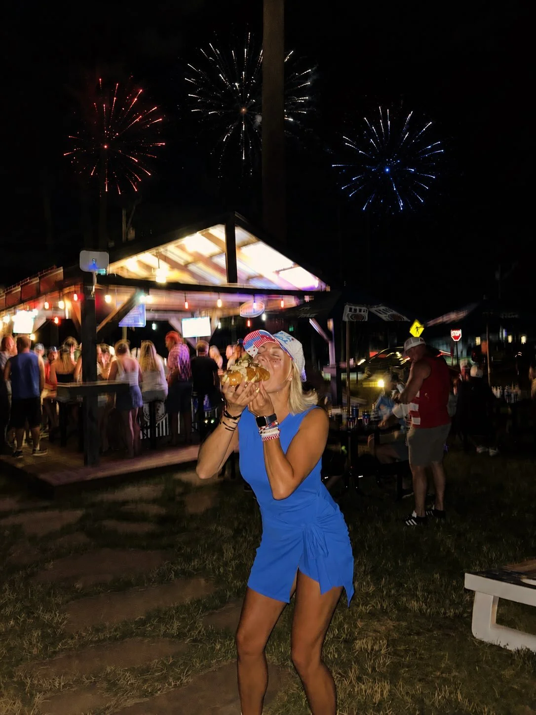 Oh my God, you look like the Fourth of July! Makes me want a TIKI DOG real bad! 🌭🇺🇸💥
#familyownedlocallyloved