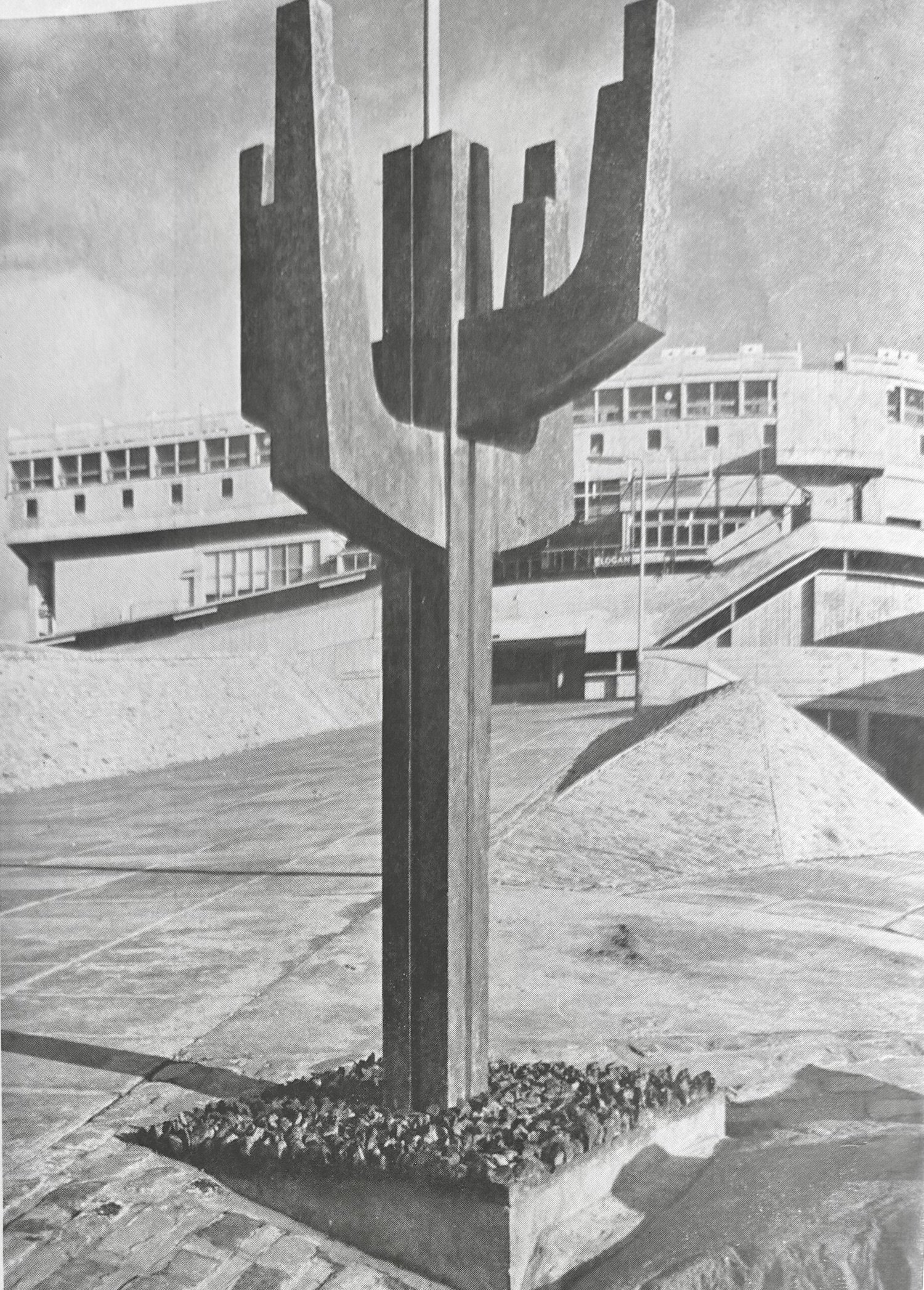 Sculpture which would later be dedicated by Princess Margaret. Photo taken from CDC Collection, held in NLC Archives.