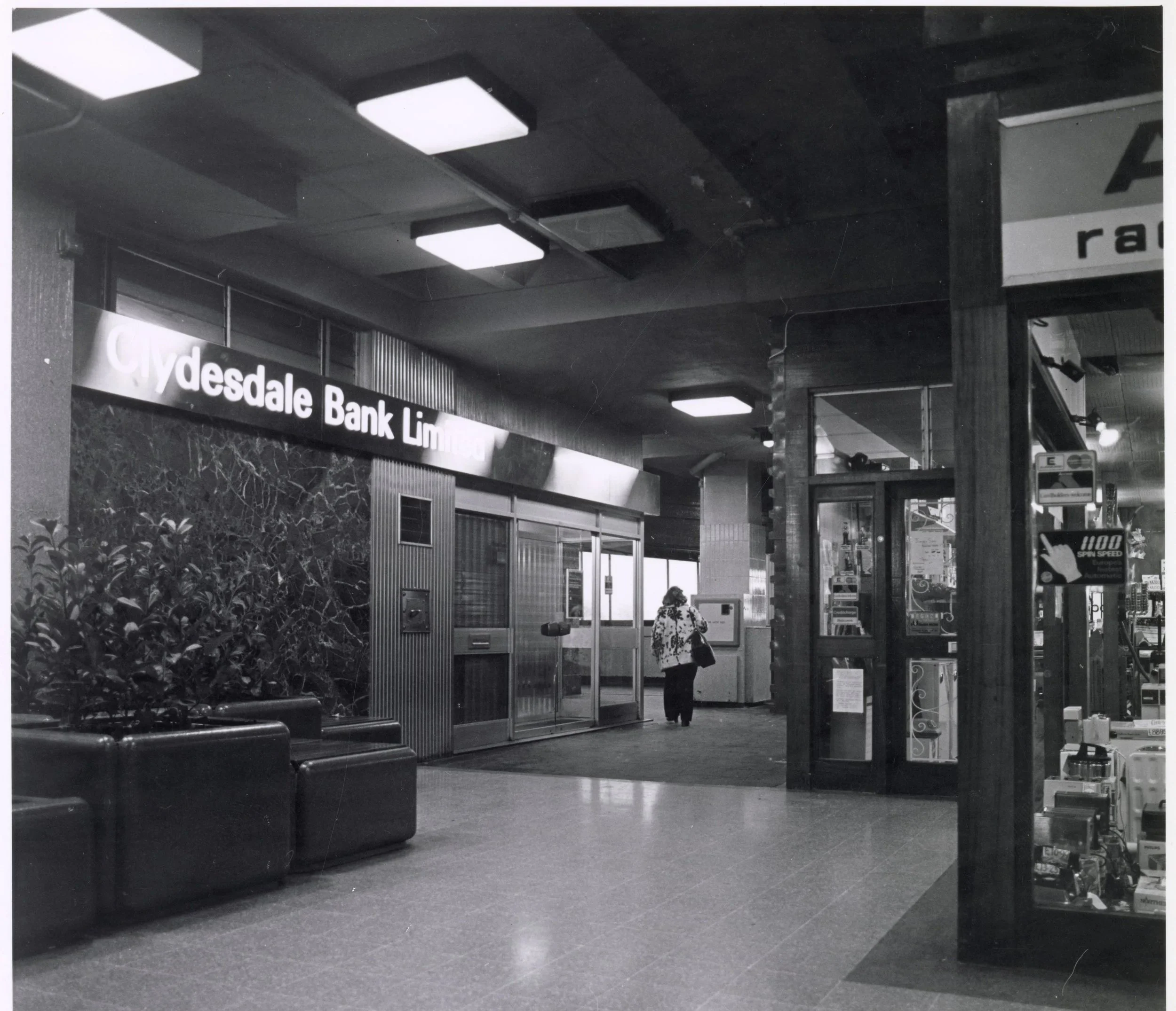 Clydesdale Bank in the Phase 1 mall. Photo taken from CDC Collection, held in NLC Archives.