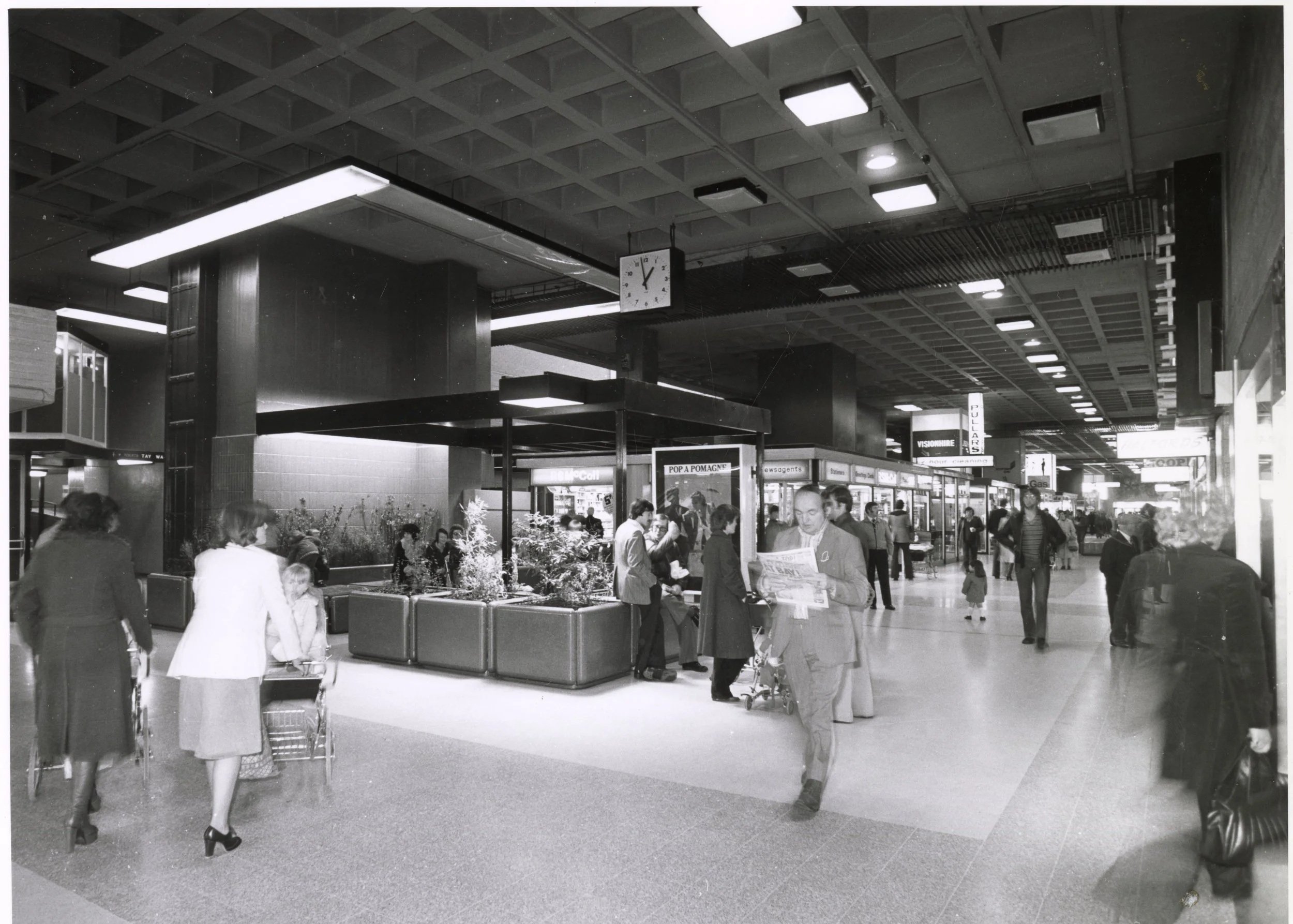 Seating area in Phase 1 mall. Photo taken from CDC Collection, held in NLC Archives.