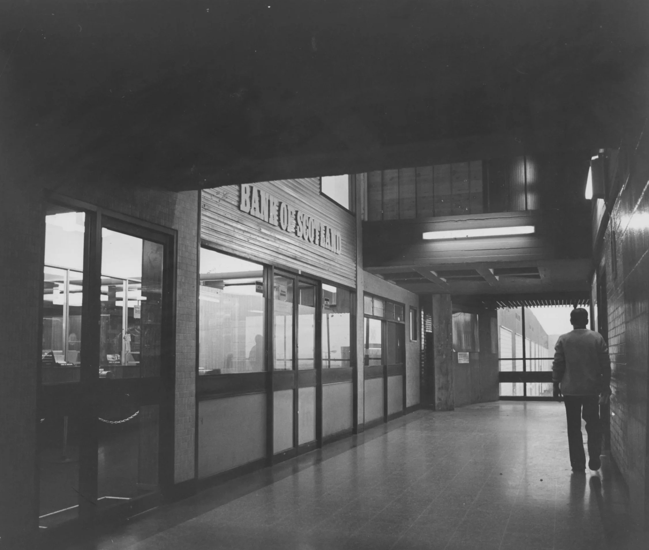 Back entrance to Bank of Scotland. Photo taken from CDC Collection, held in NLC Archives.