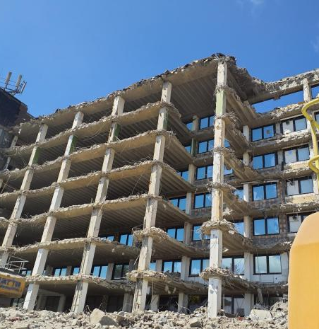 https://www.glasgowtimes.co.uk/news/25300249.demolition-cumbernaulds-fleming-house-nearing-completion/