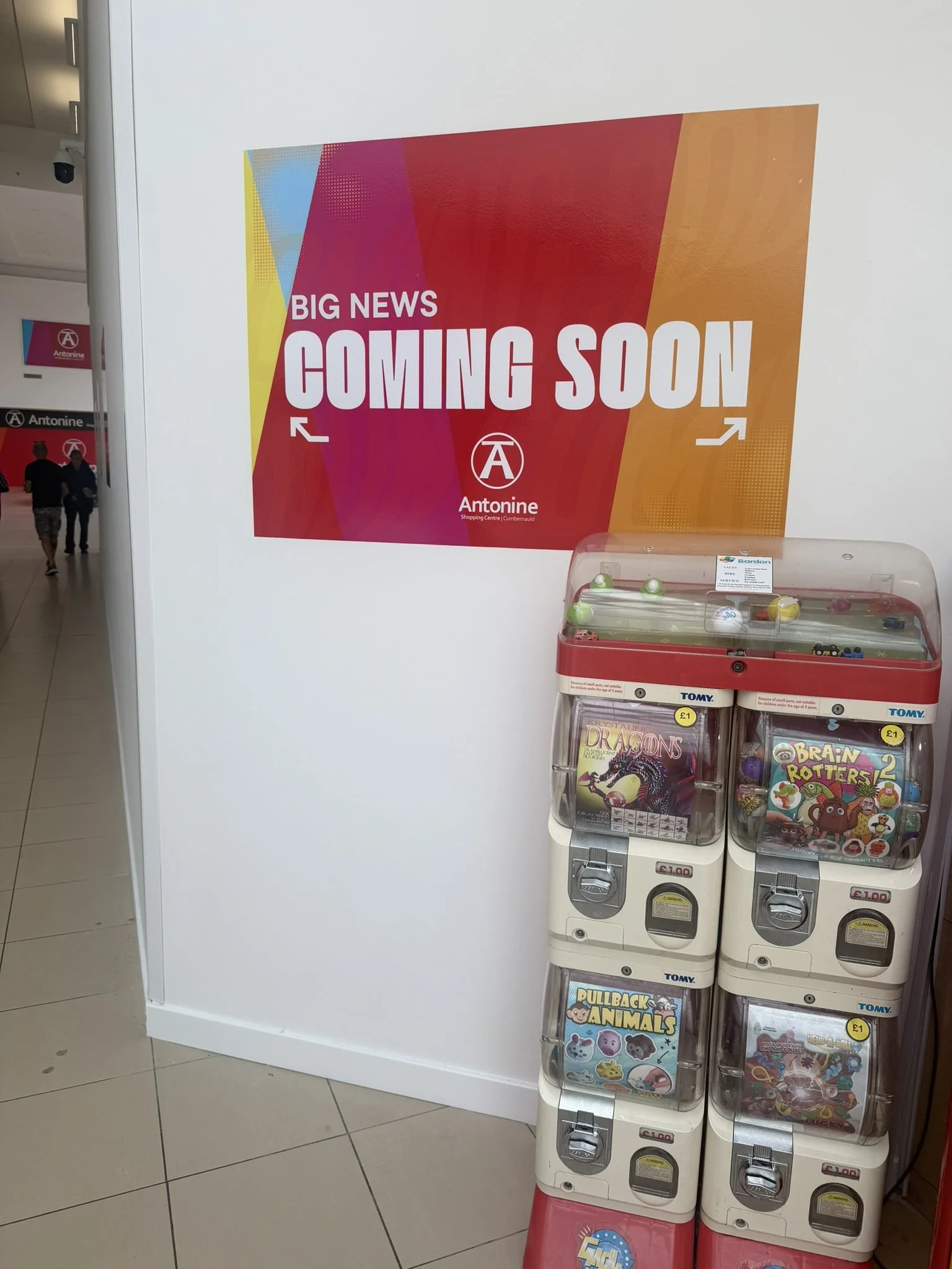 Empty shop in Antonine Centre