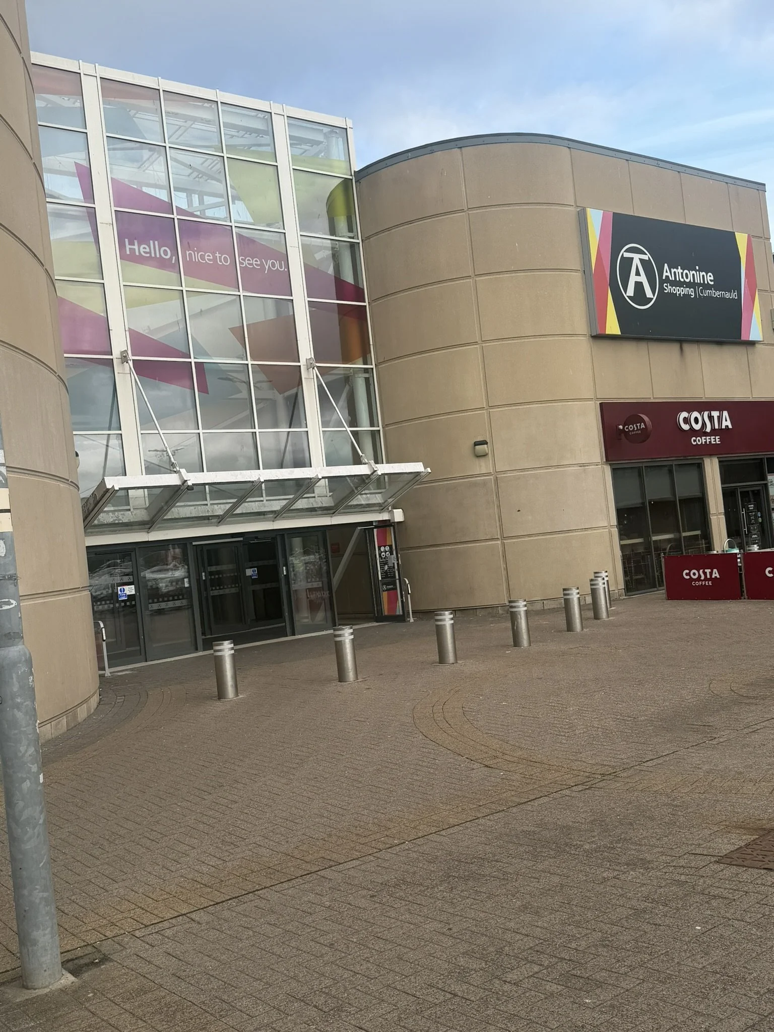 Entrance to Antonine Centre from Tesco Car Park