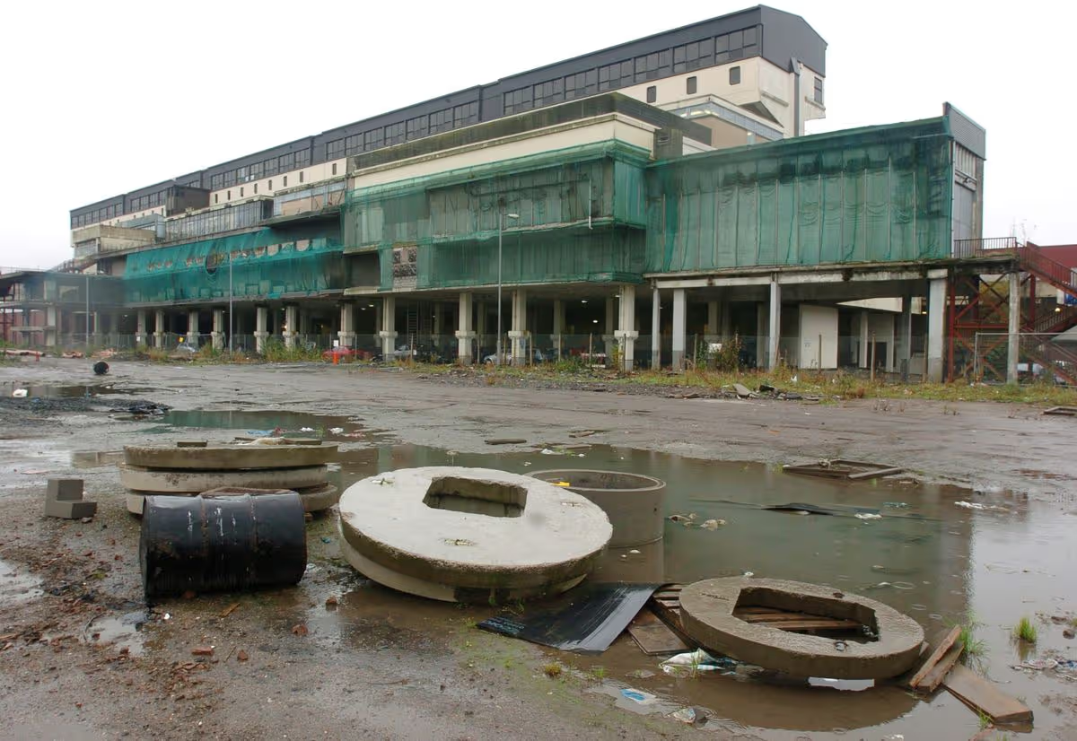 Image taken from article published at: https://www.insider.co.uk/news/centre-cumbernauld-set-demolished-after-26436577