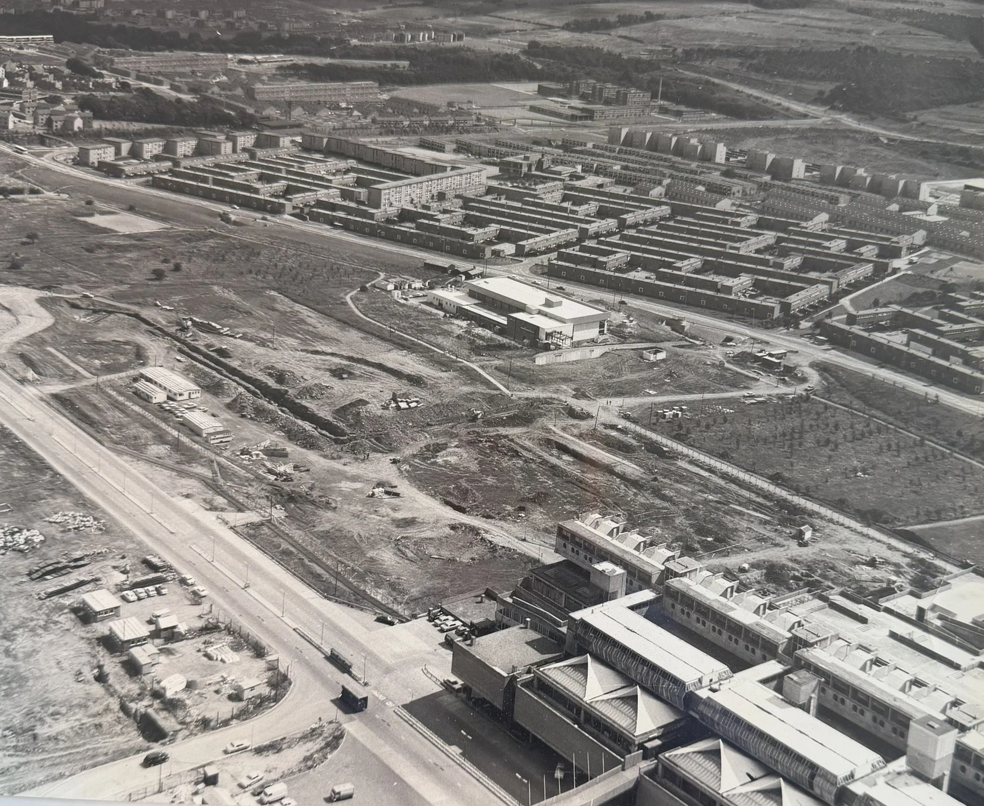 Aerial shot of the Town Centre area, with Phase 1 at the lower right hand corner. Photo taken from CDC Collection, held in NLC Archives.