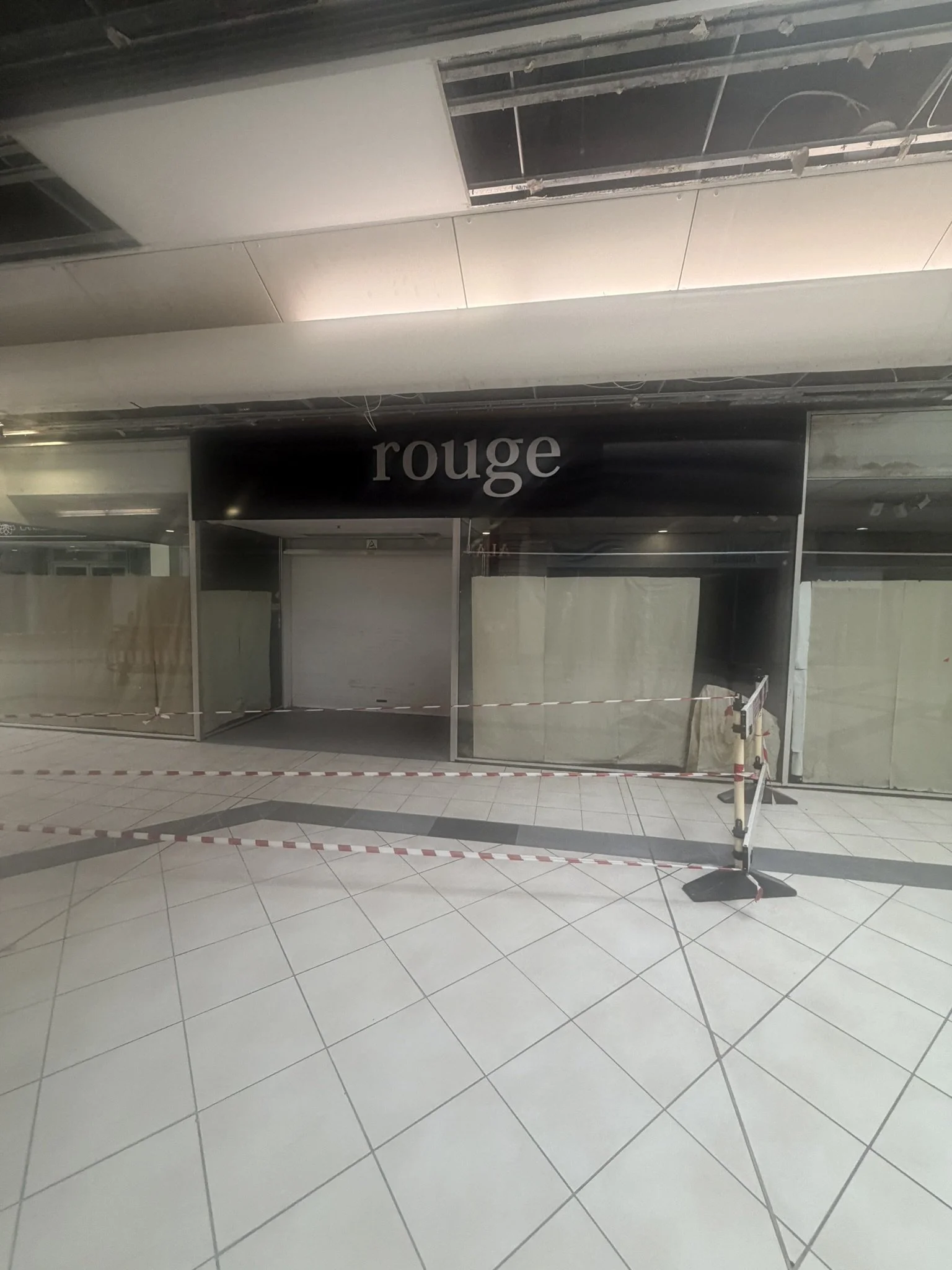 Former Rouge shop in Phase 4