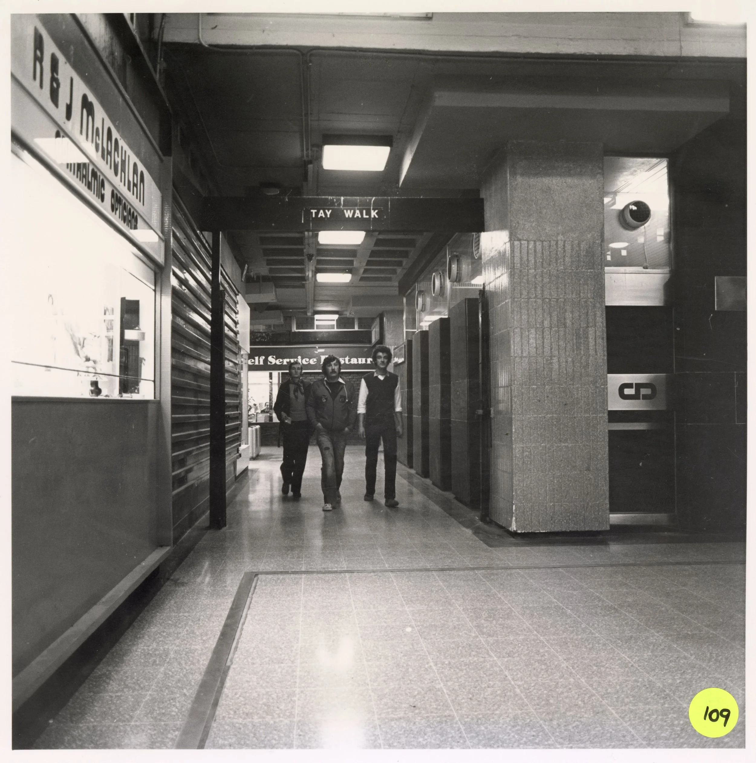 Tay Walk, with McLachlan's on the left. Photo taken from CDC Collection, held in NLC Archives.