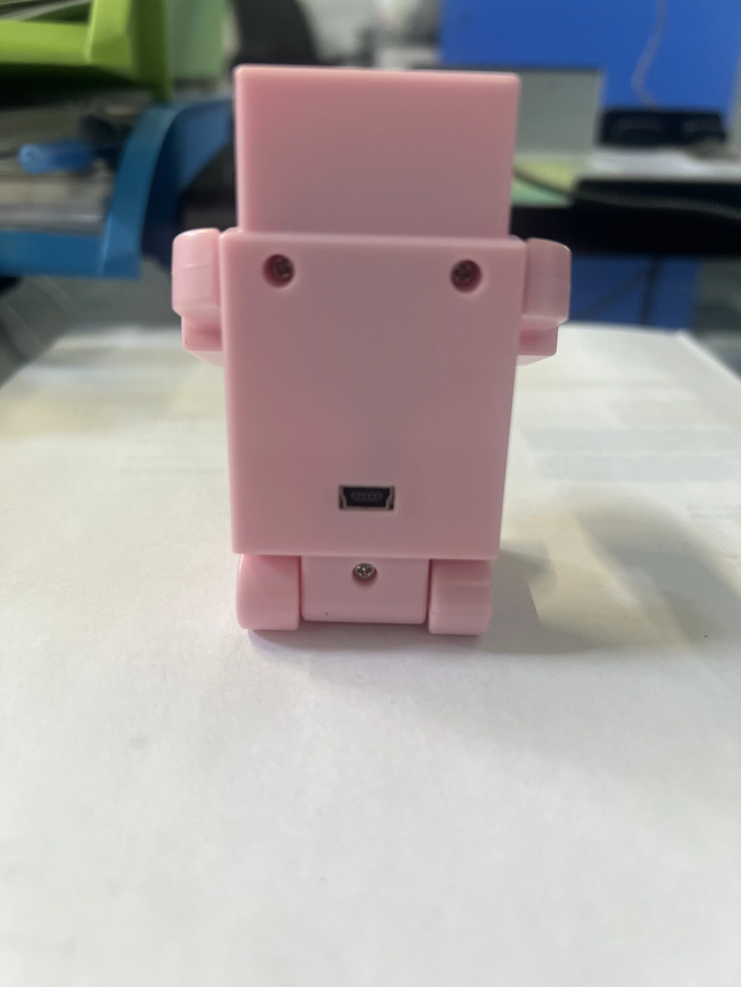 Robot Shaped 4-Port Mini USB Hub.