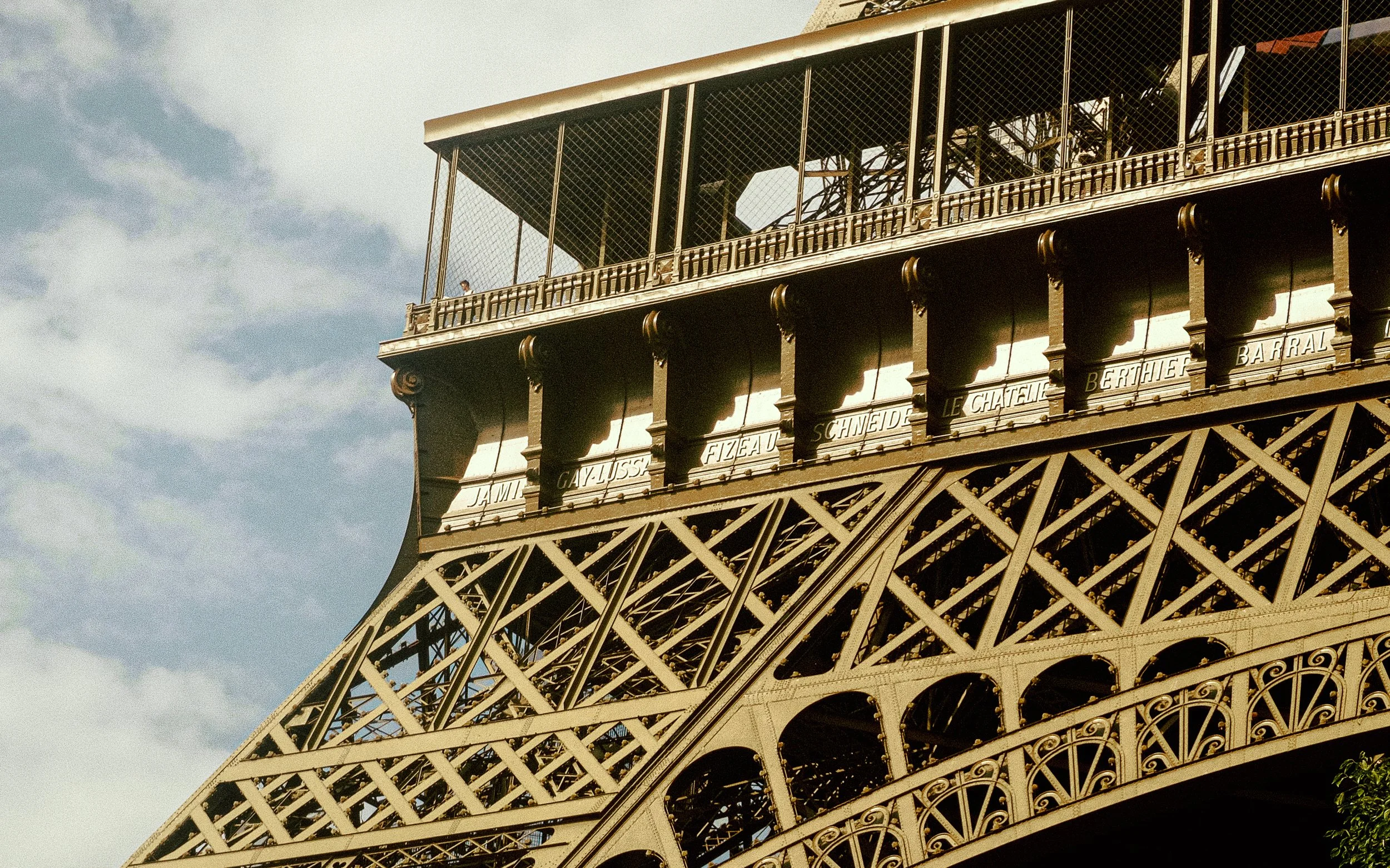 EIFFEL (1).jpg