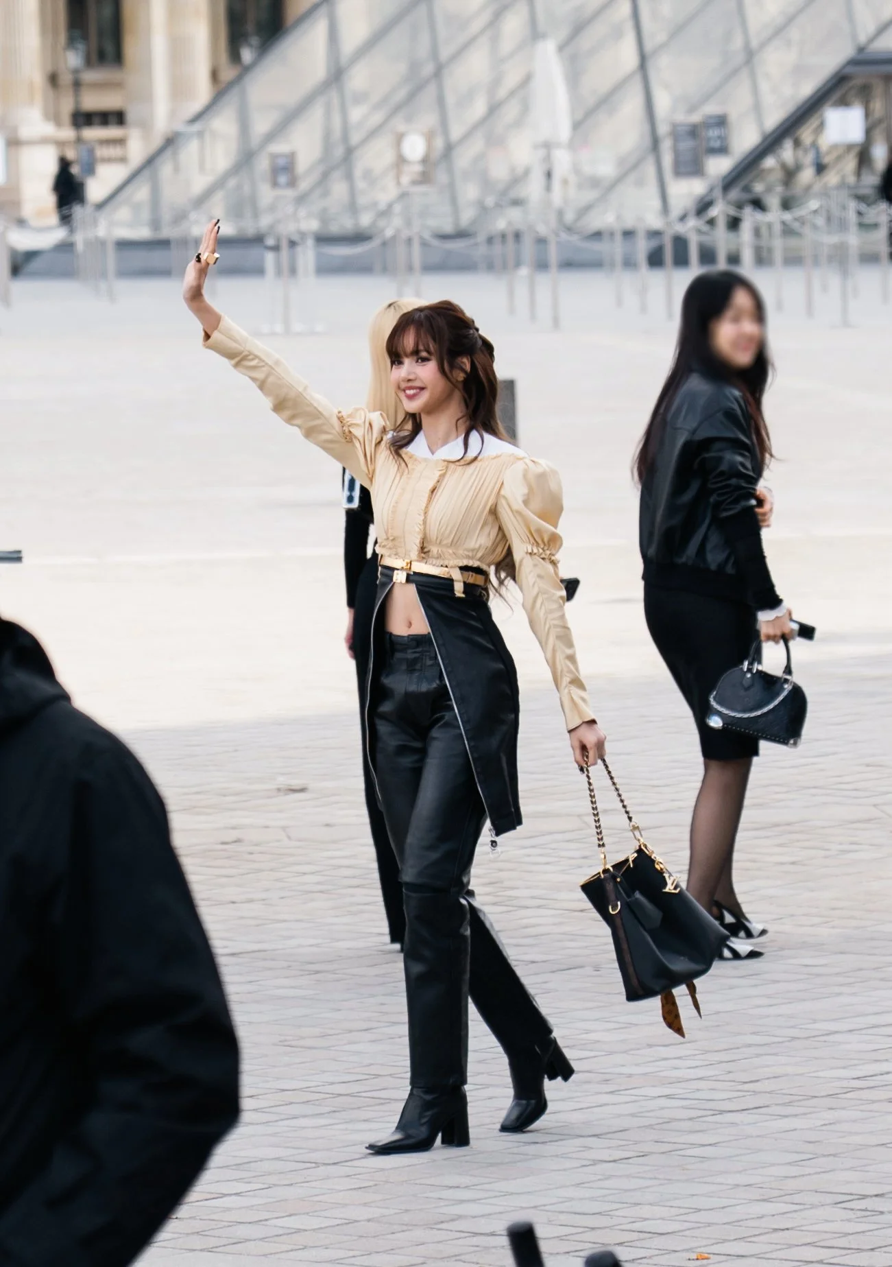 LISA - Louis Vuitton