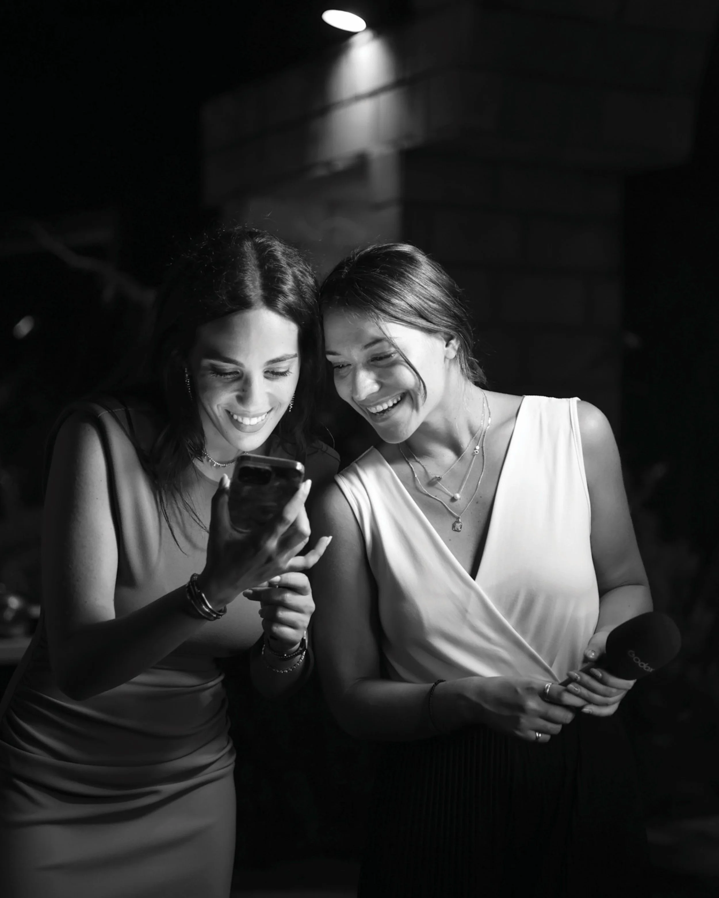 Make it last.
&Kappa;ά&theta;&epsilon; &sigma;&tau;&iota;&gamma;&mu;ή &alpha;&xi;ί&zeta;&epsilon;&iota; &nu;&alpha; &theta;&upsilon;&mu;ά&tau;&alpha;&iota; &kappa;&alpha;&nu;&epsilon;ί&sigmaf;.

Capture the moment. Feel the energy. Keep the memory.
A