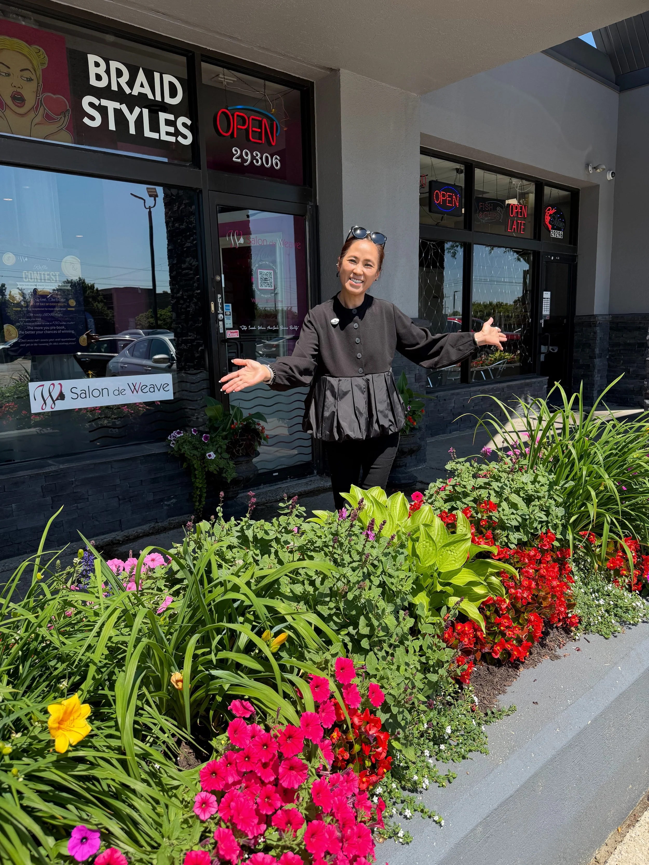 Salon de Weave entrance in Southfield Michigan