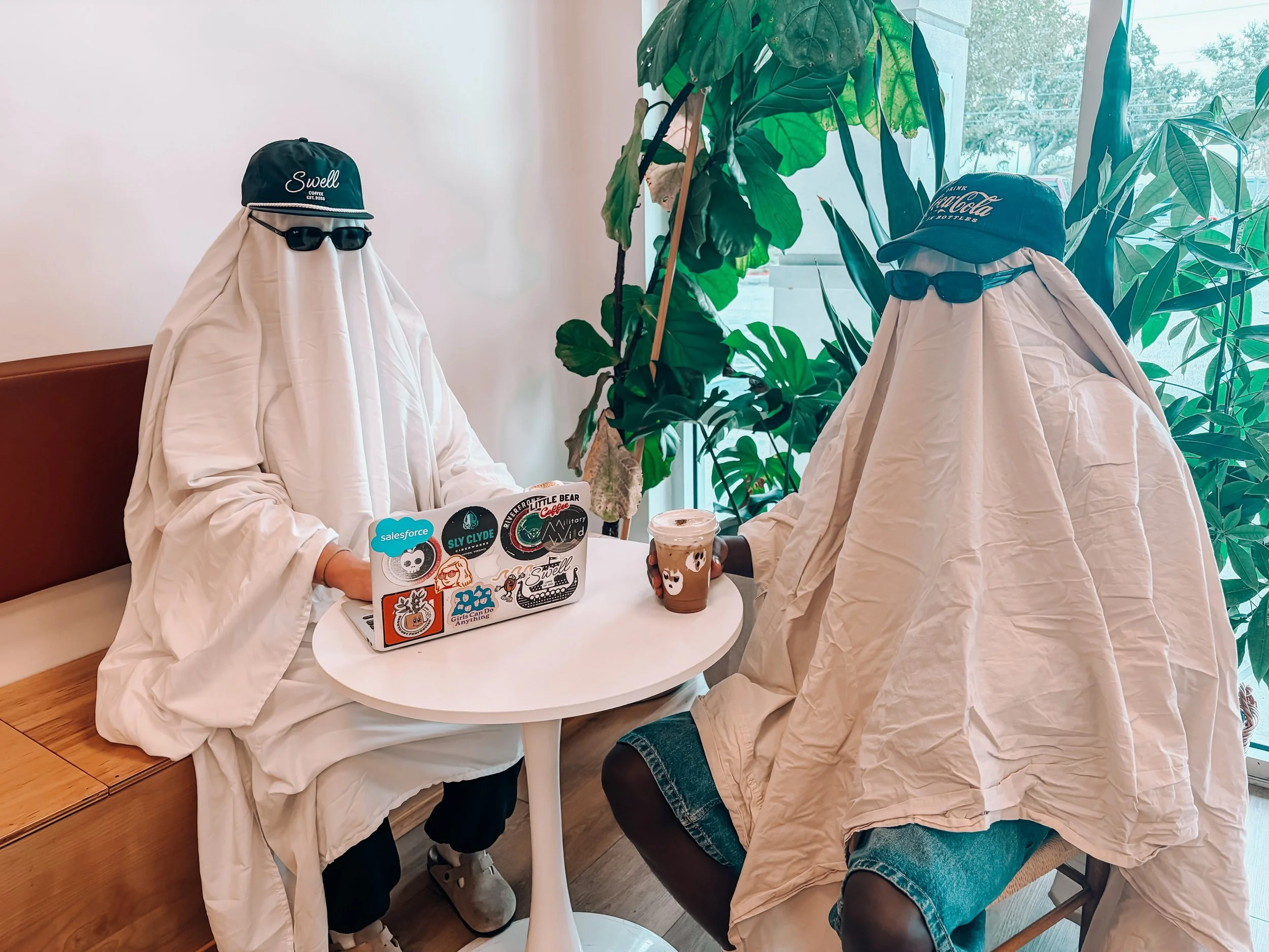 The work week can be spooky, but let Swell help make it less scary. 👻 

Come work remote on this rainy day at Swell! We have coffee brewing and breakfast, lunch, and pastry options ready for you! 

Open daily 7-4