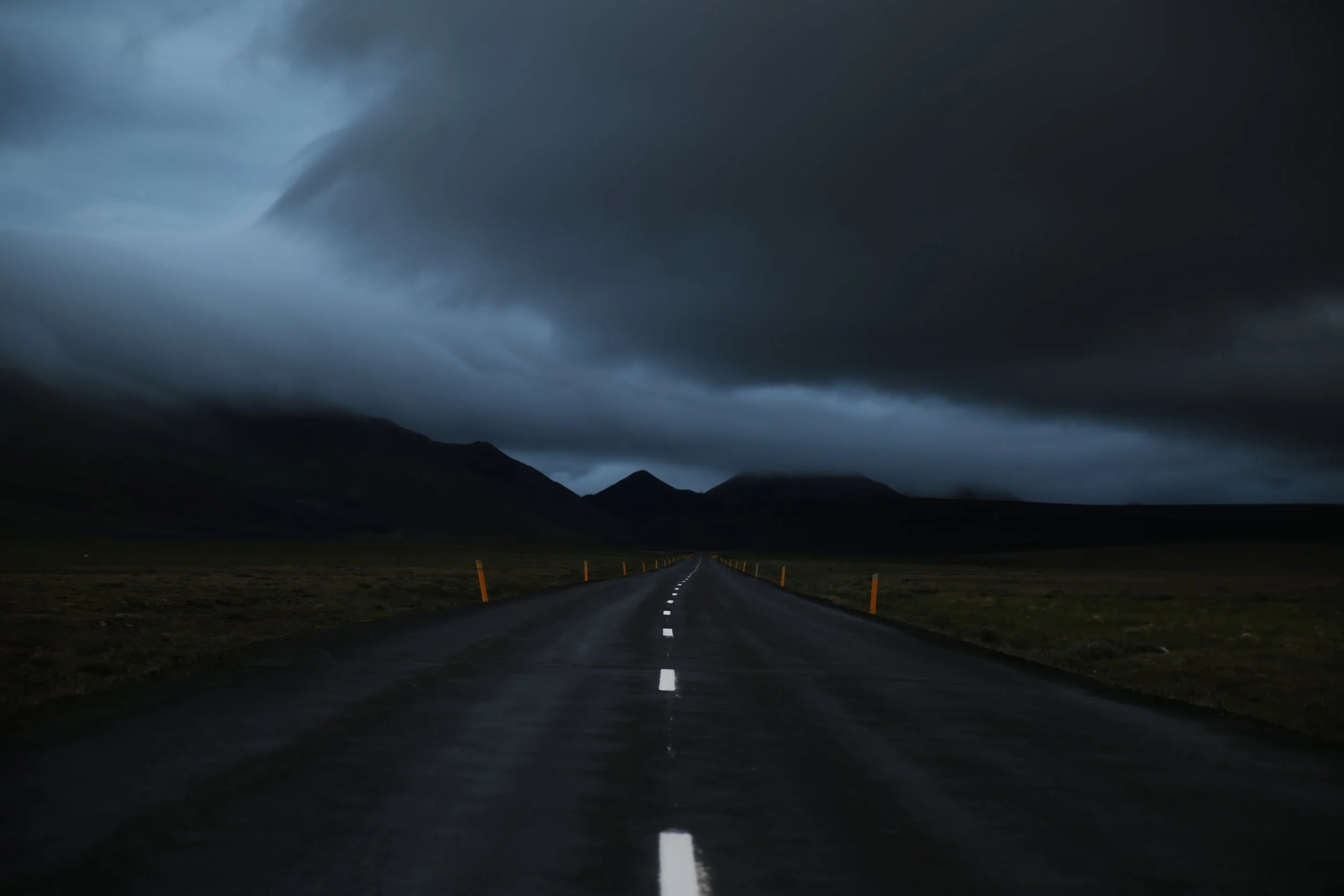 Road-to-nowhere-Iceland-stormy-IMG_9077-NR.jpg