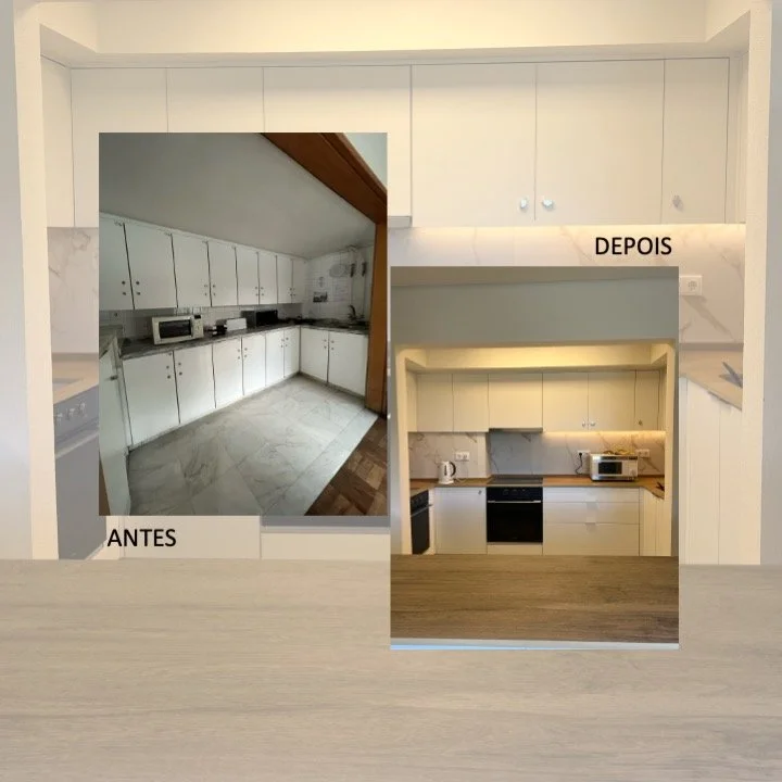 Comparação entre uma cozinha antiga e uma cozinha reformada; à esquerda, a cozinha antiga com armários brancos e aspecto envelhecido, à direita, a cozinha reformada com armários brancos, iluminação moderna e aparência renovada.