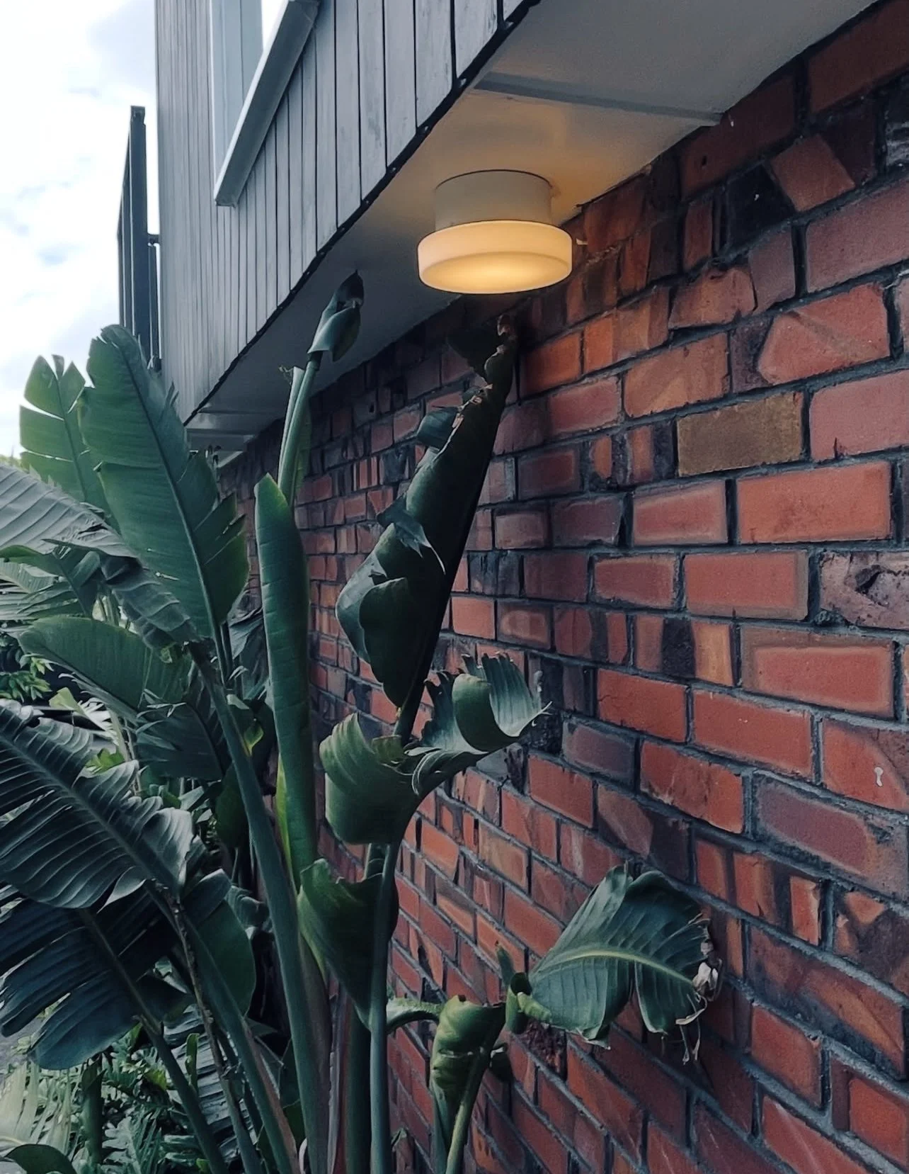 SIMKIN ELECTRICAL OUTSIDE LIGHT
