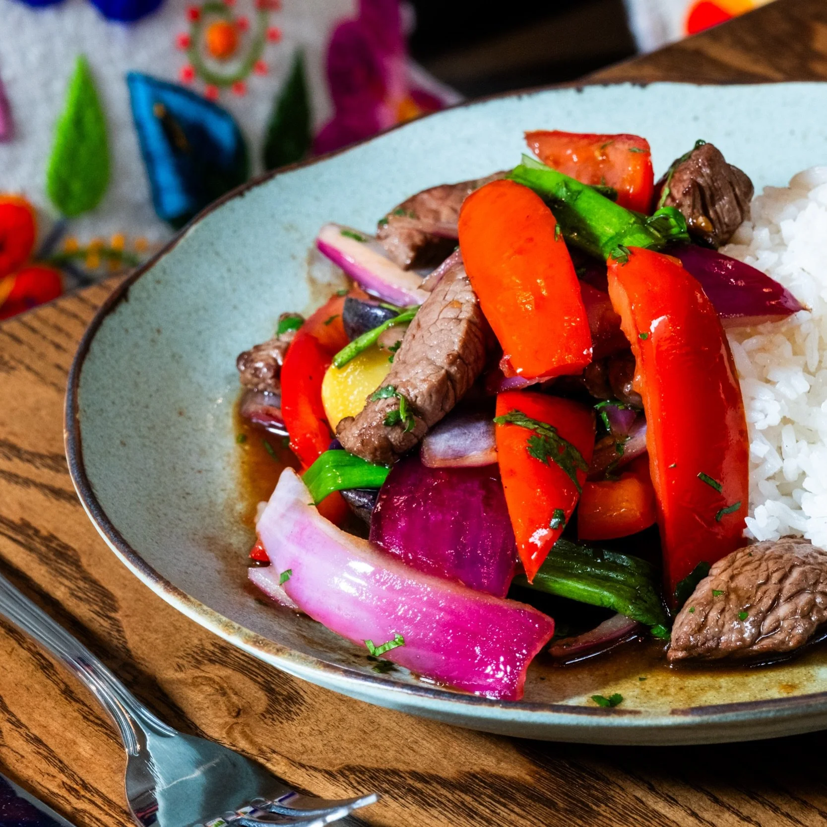An all time favorite: Lomo Saltado 🥩 The perfect Sunday comfort food!

Not a fan of beef? Have it with chicken or shrimp instead 😌

Come through for lunch or dinner 11am-9pm🥘 
.
.
#frescasf #peruviancuisine #peruvianrestaurant #lomosaltado #noeval