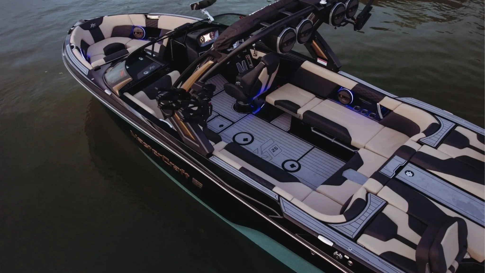 SeaDek-Wake-Boat