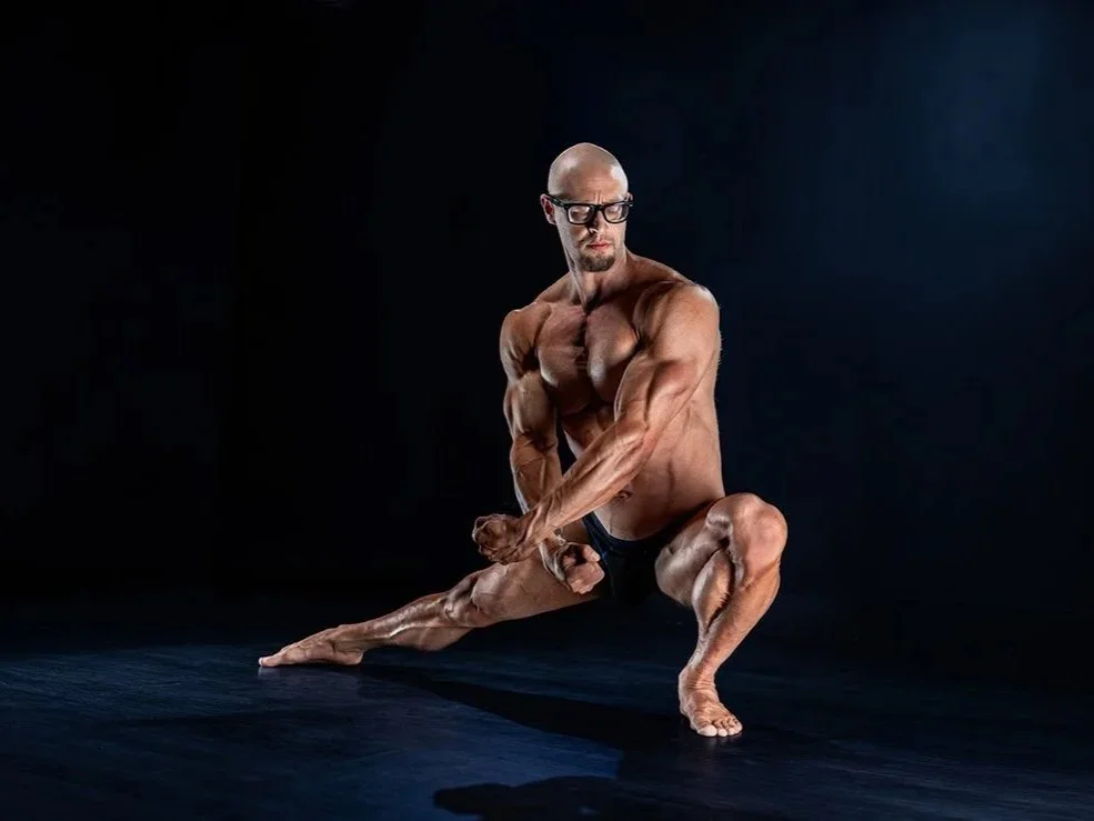 Stuart Paul bodybuilding competition  pose