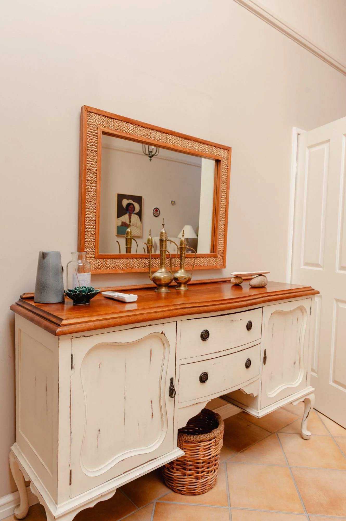 Antique and cozy furnishings at Lanterns Retreat.