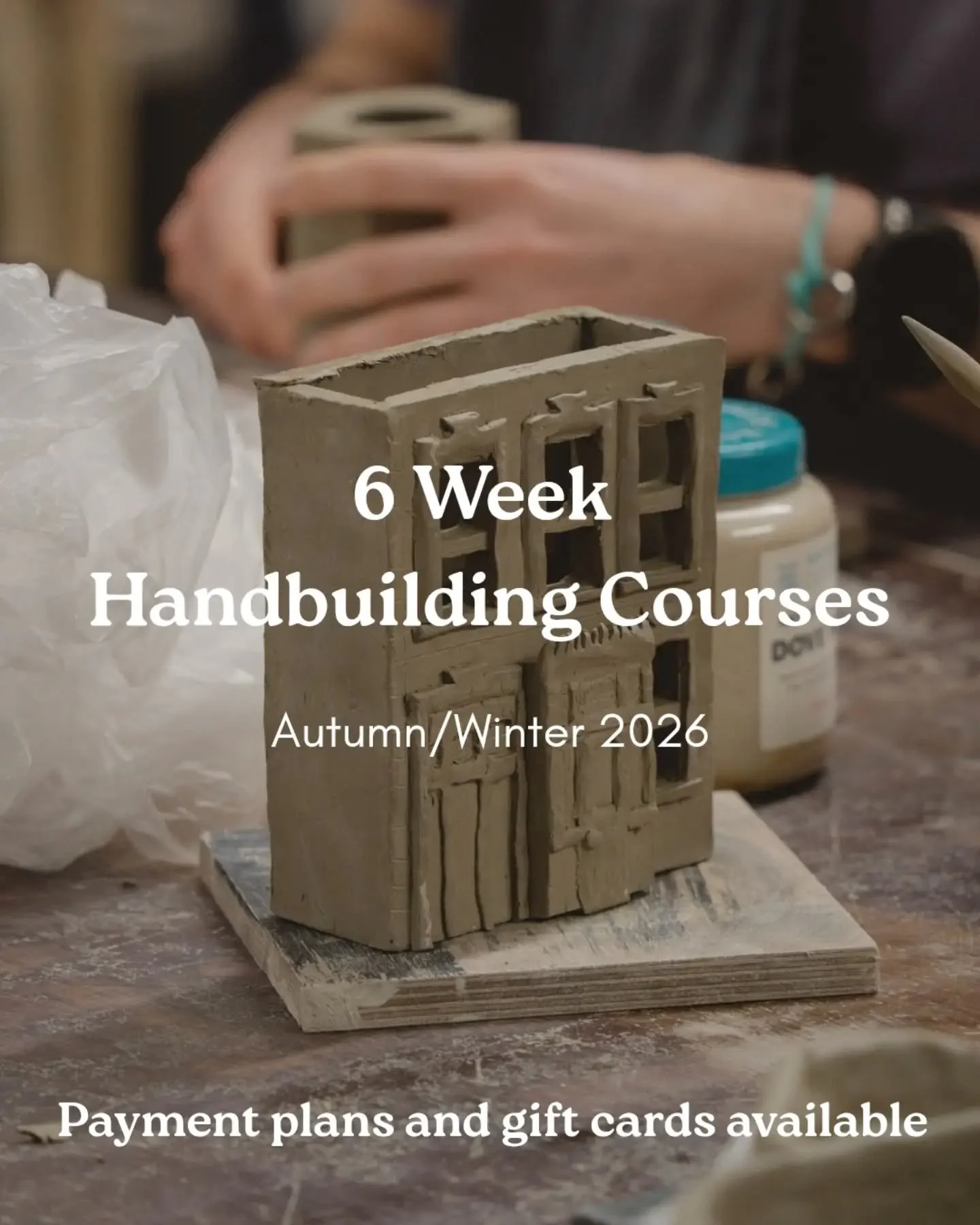 🍂 Our autumn/winter handbuilding courses are now live on our website! 

🌳 These 6 week courses are suitable for both beginners and more advanced handbuilders. Class sizes are a maximum of 8 students meaning you'll get plenty of support from our tut