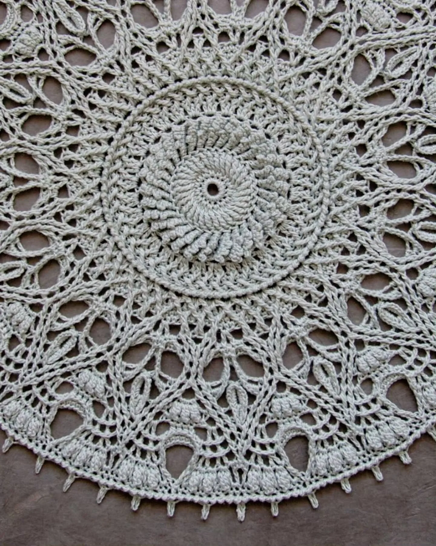 MERI doily

Pattern is avaliable both on Etsy and Ravelry, link in my profile✨️

#crochetpattern #threadcrochet #doilypattern #slowmaking #handmadehomedecor