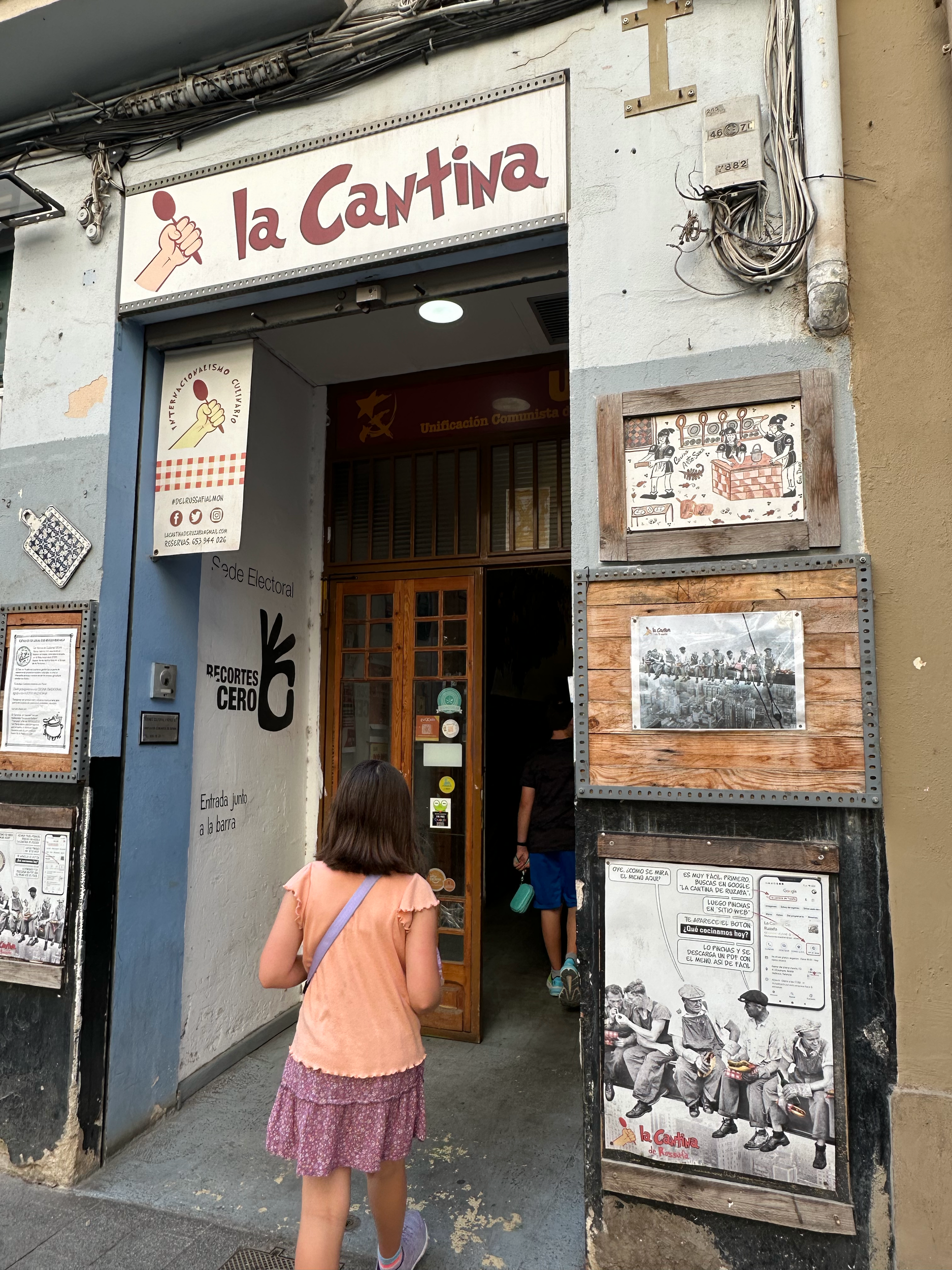 John went to La Cantina when he visited Valencia last November.  He was excited to share the experience with the rest of the family.