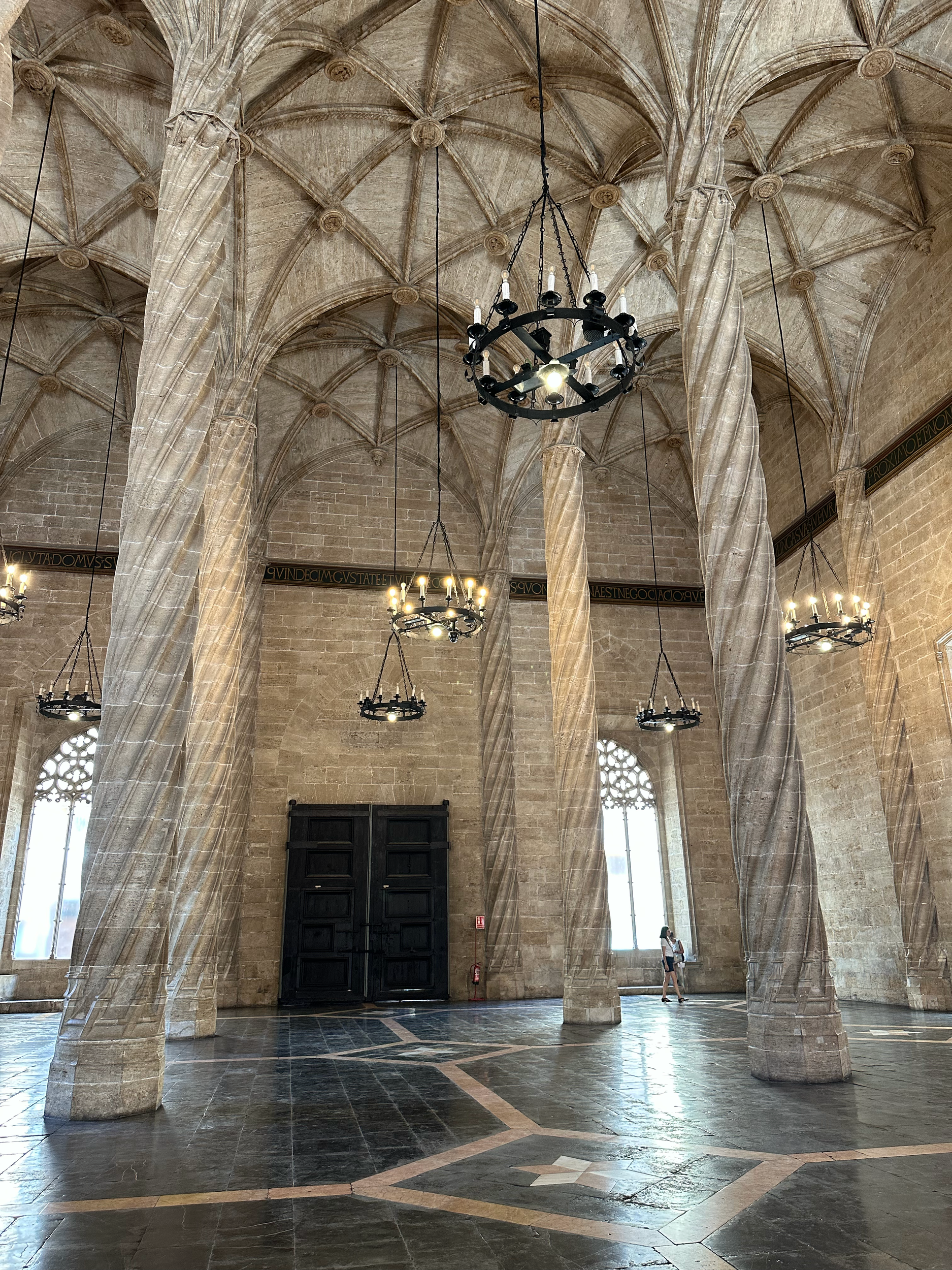 The Contract Hall at La Lonja with it's twisting columns and gothic ceiling reminded us of Sagrada Familia in Barcelona.