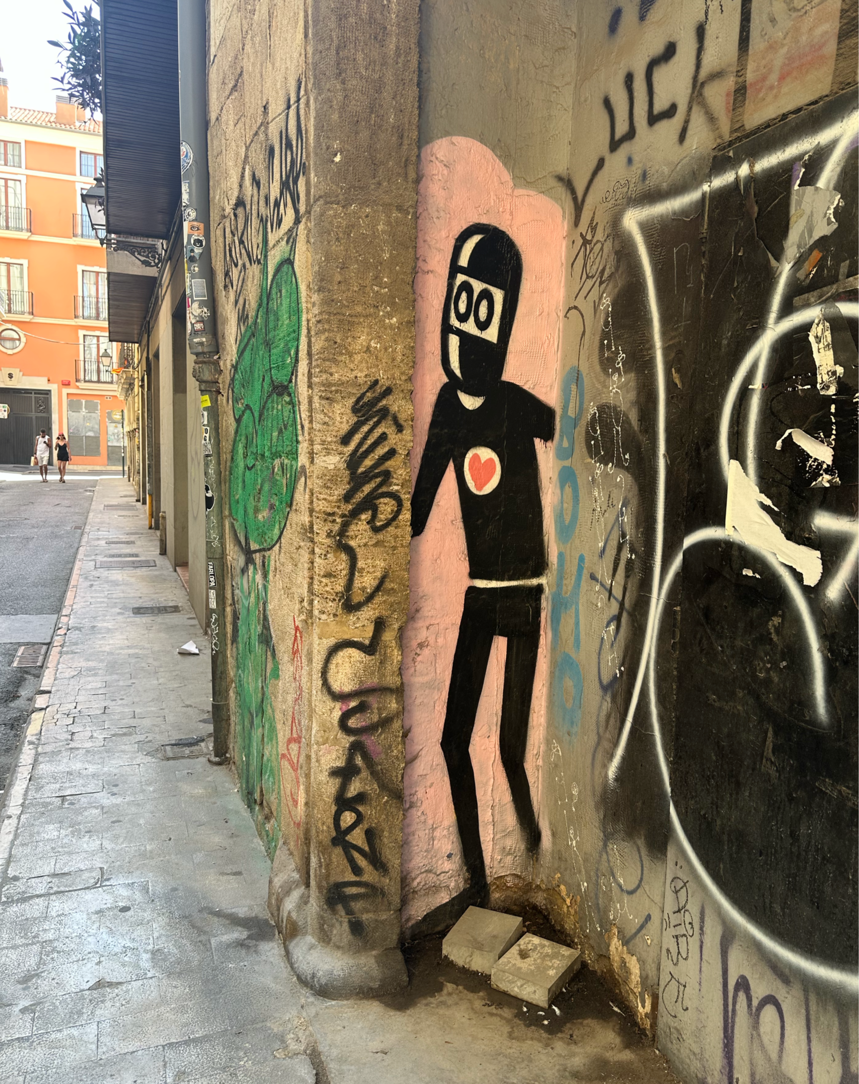 We're always on the lookout now for David de Limon's robot man.