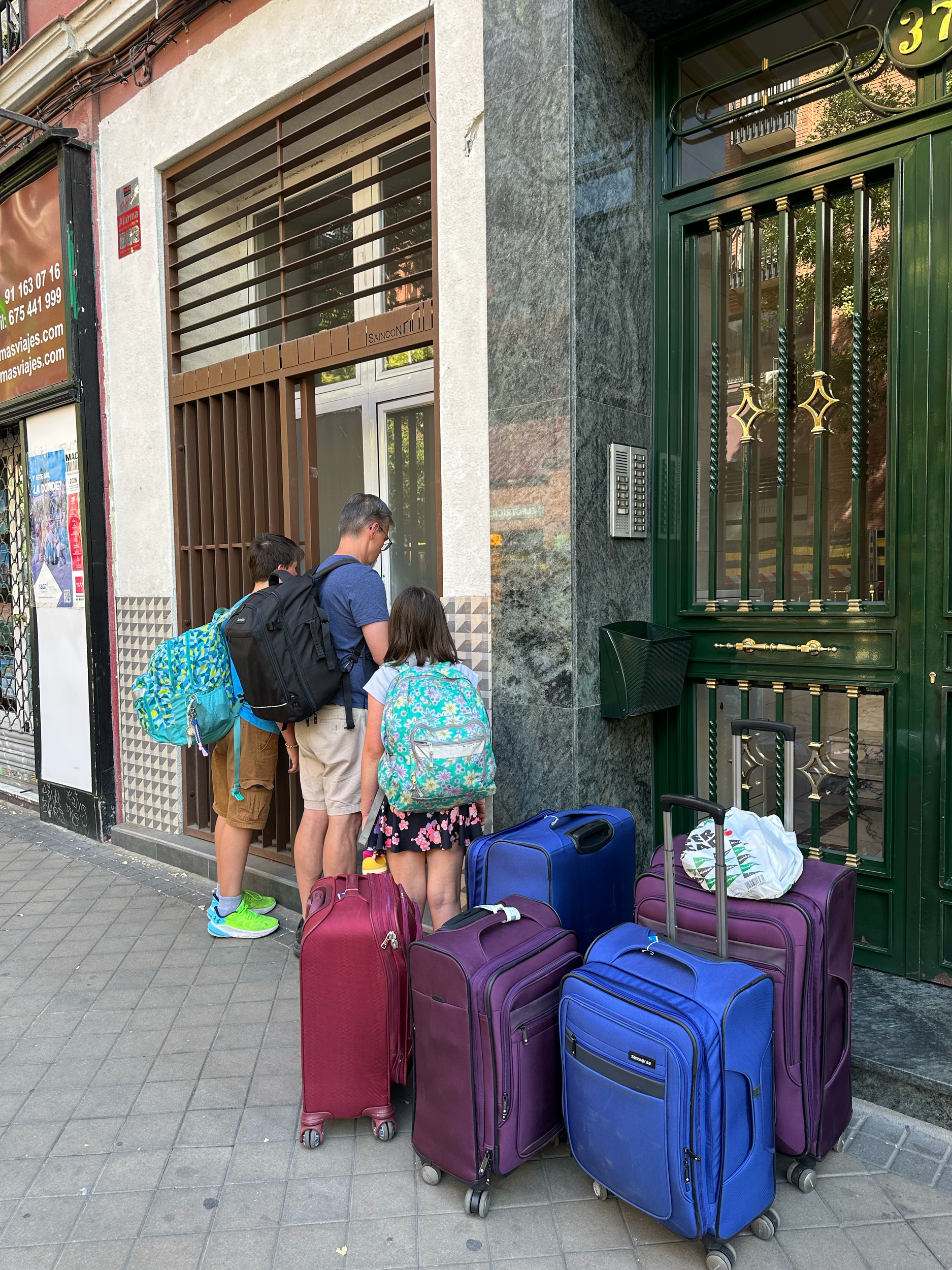We were excited to collect our luggage and head to our apartment for the week. 