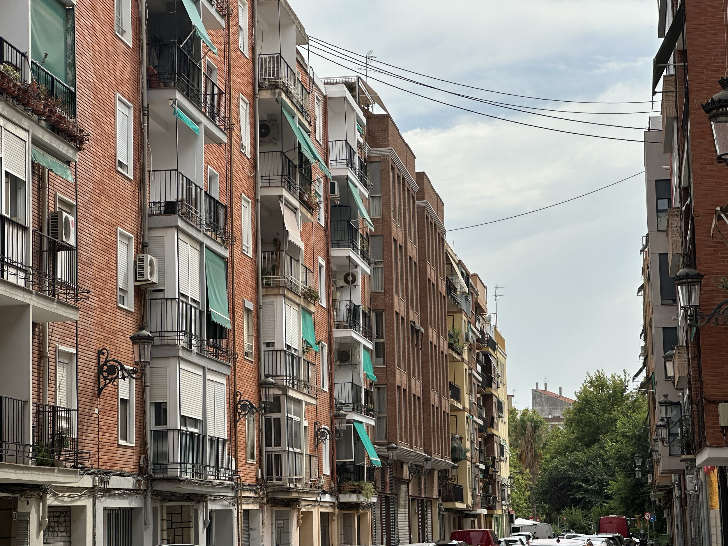 Our first apartment in Valencia was located in Mont-Olivet. A great location with access to the Turia (large park that expands across the entire city), the Metro, and plenty of grocery stores. 