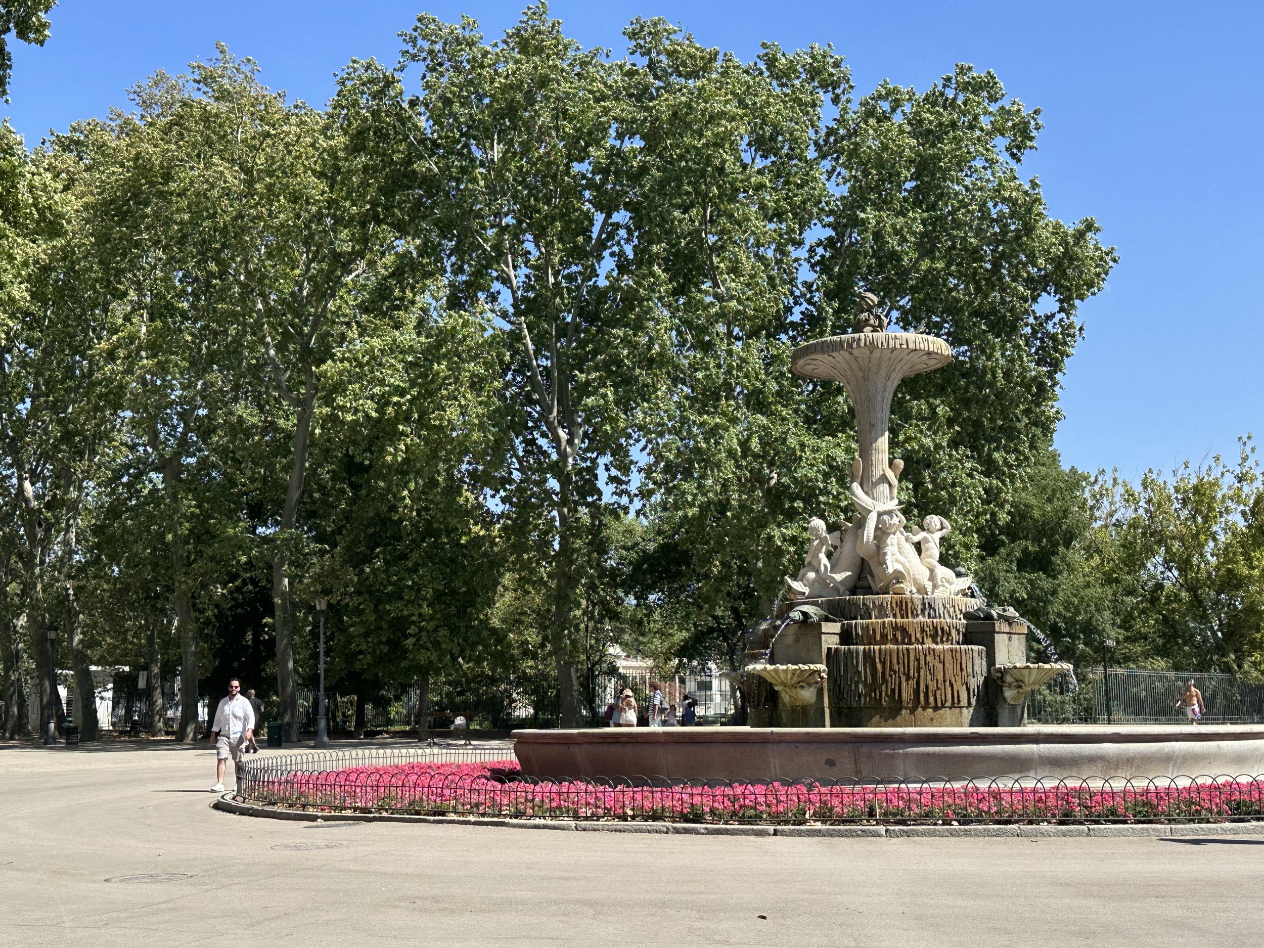 We needed to walk off that delicious lunch, so we headed to El Retiro Park (Parque de El Retiro), a 350-acre park towards the outside of the old city. The park was originally designed with tree-lined avenues in the 1500s. 