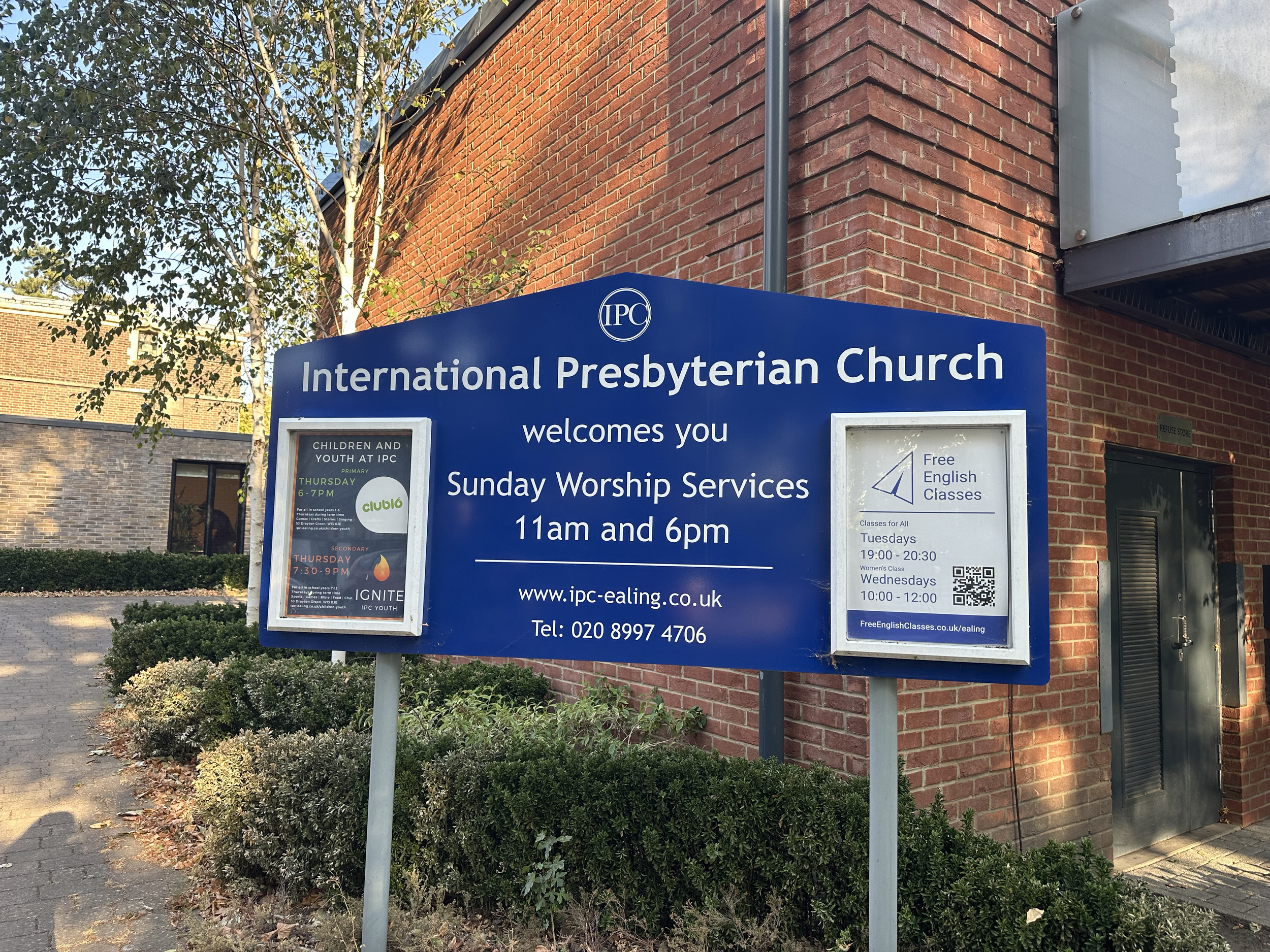 We visited International Presbyterian Church in Ealing with the recommendation of our friends who used to live in London (thank you Thomaes!)