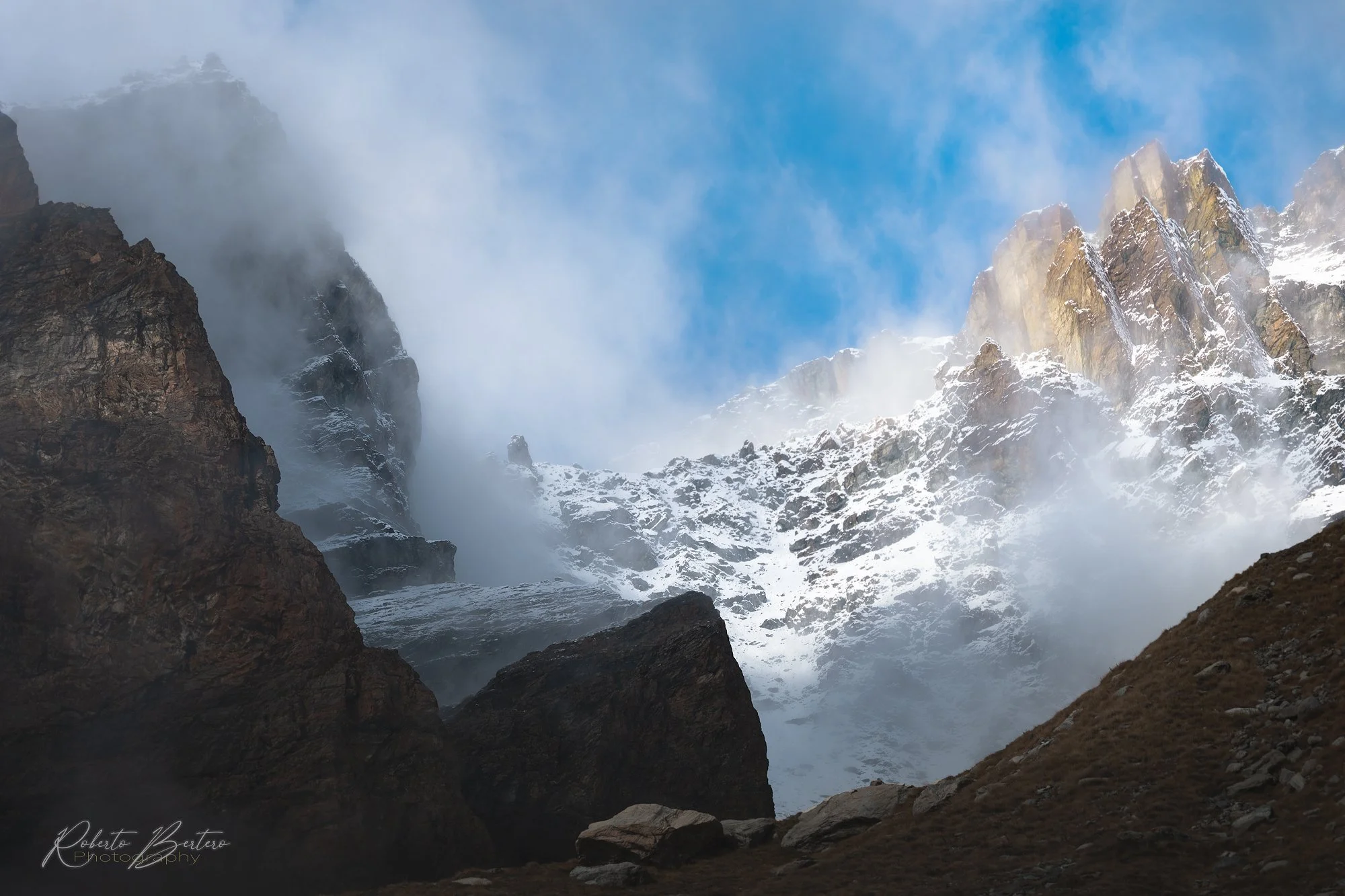 Peaks in the Mists