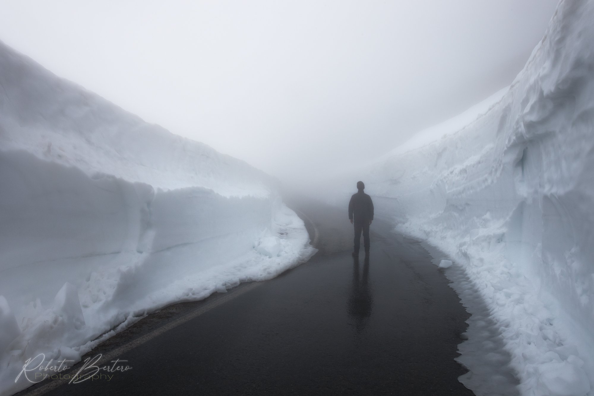 Ice Walls in the Fog