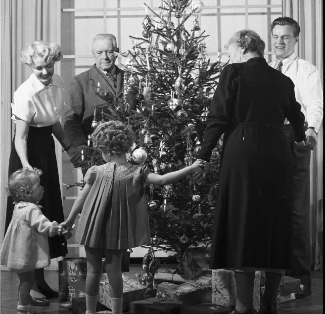 christmas_songs_image_new_0.webp