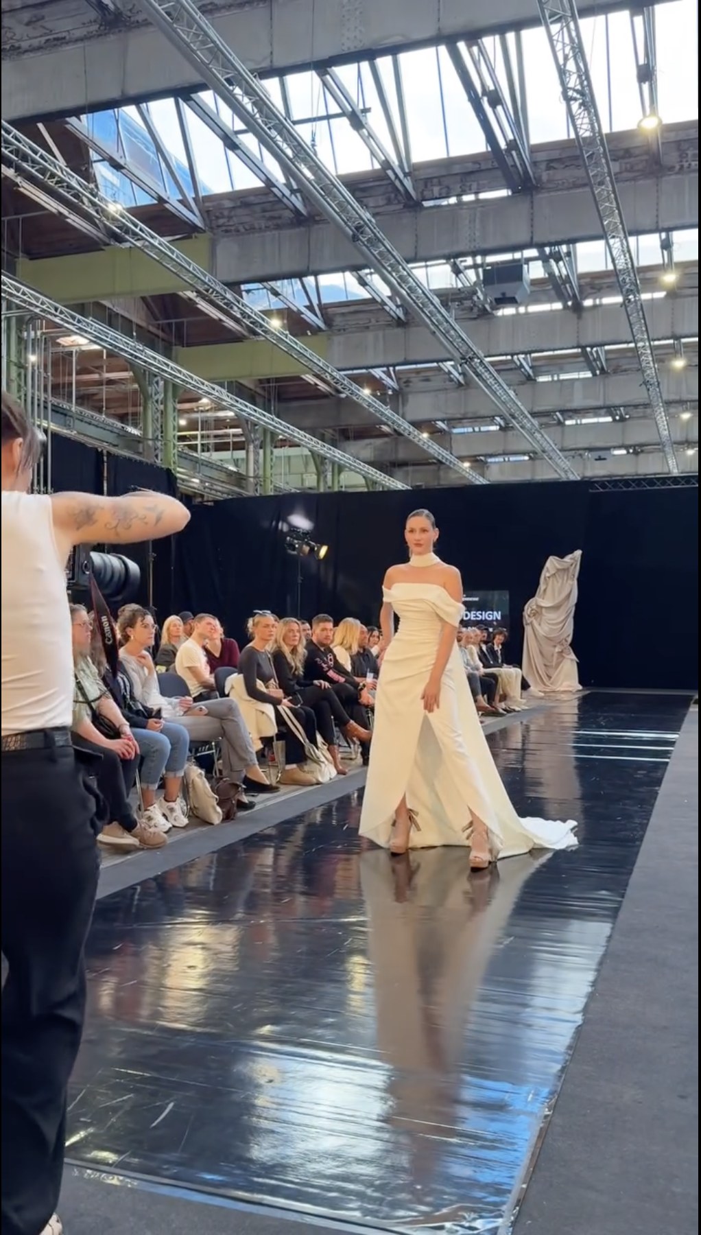 charlene neu runway3.png