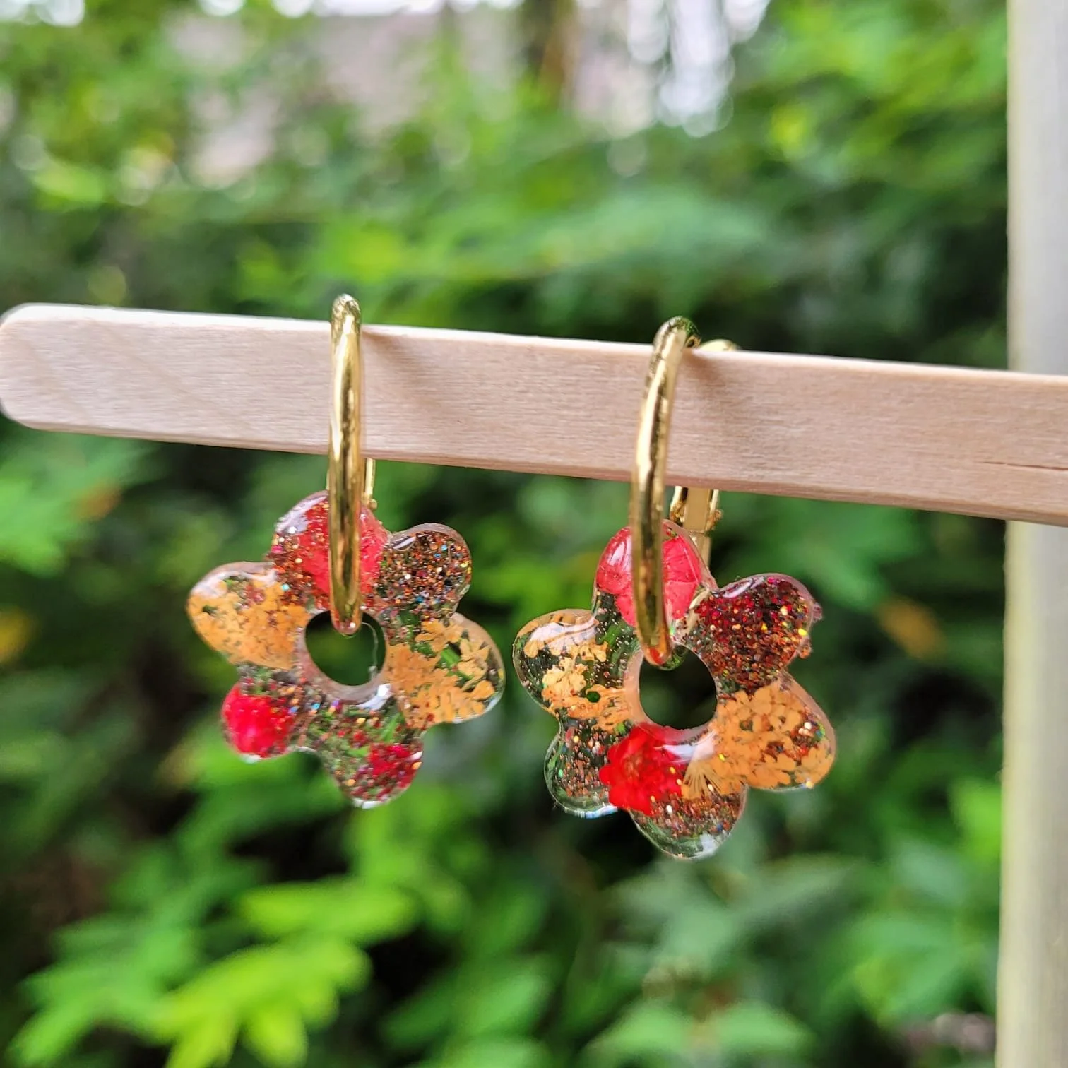 flower resin earrings.jpg
