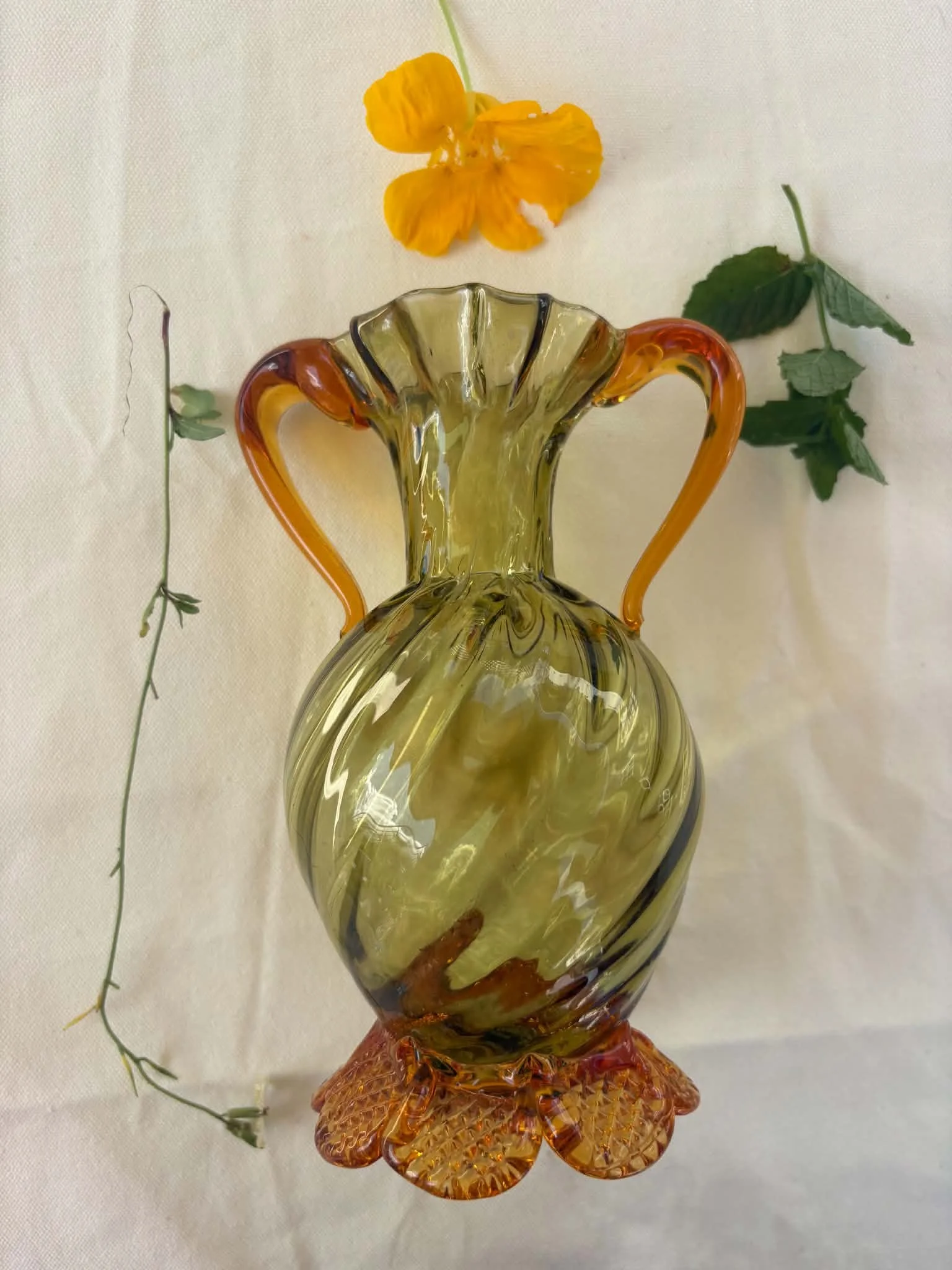 Vase face.jpg
