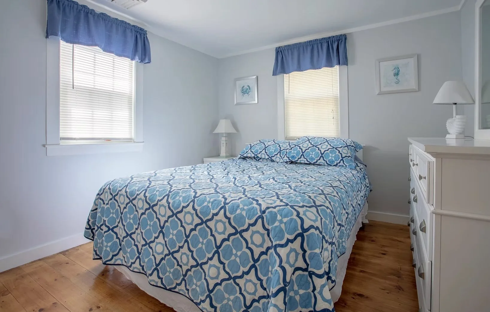 Bedroom with queen mattress