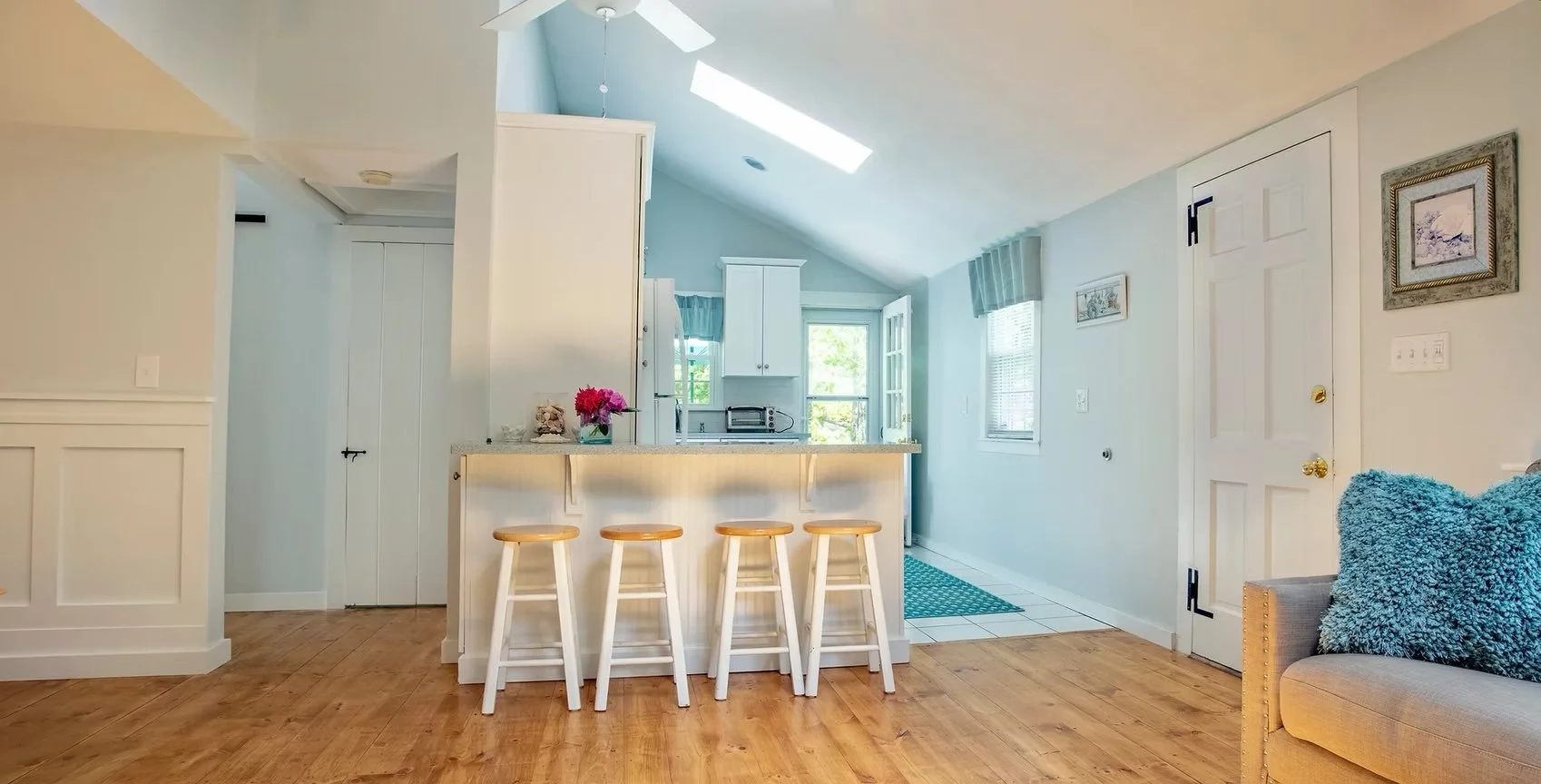 Kitchen with counter top seating