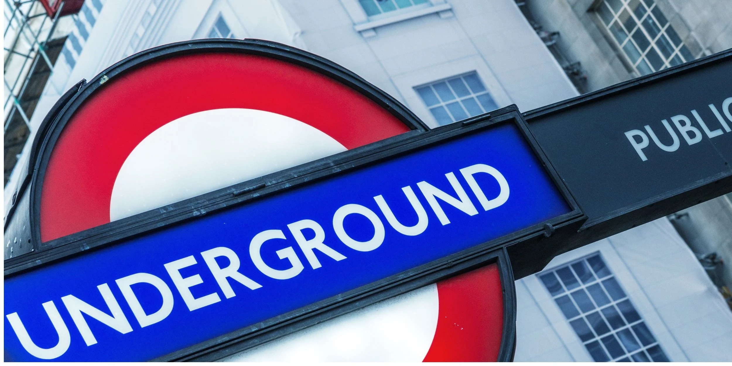 London Underground sign for the 'Underground' transportation station.