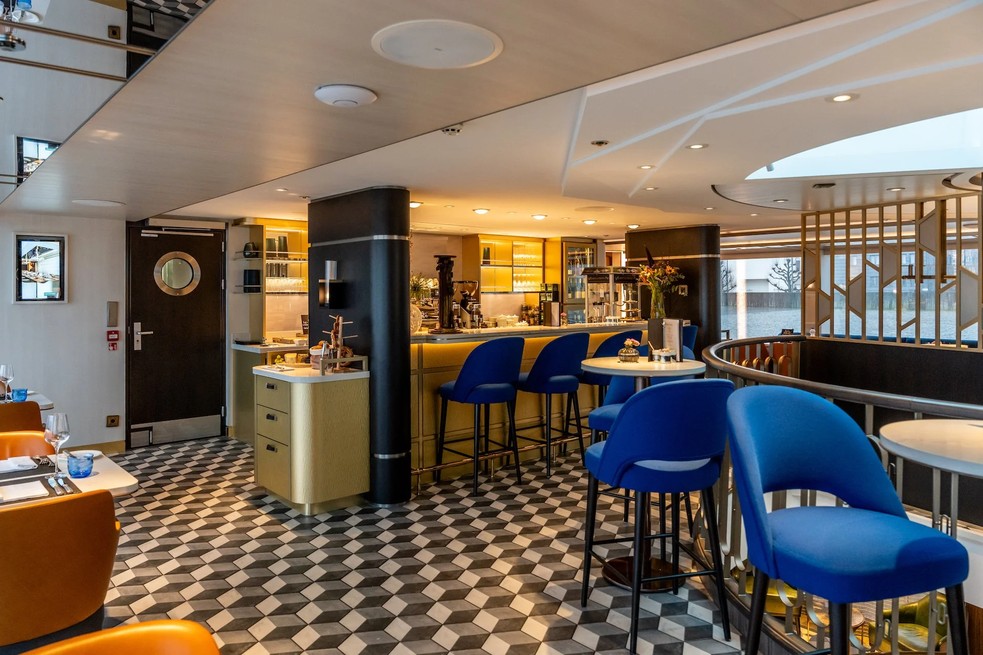 Riverside Luxury Cruises (6).jpg